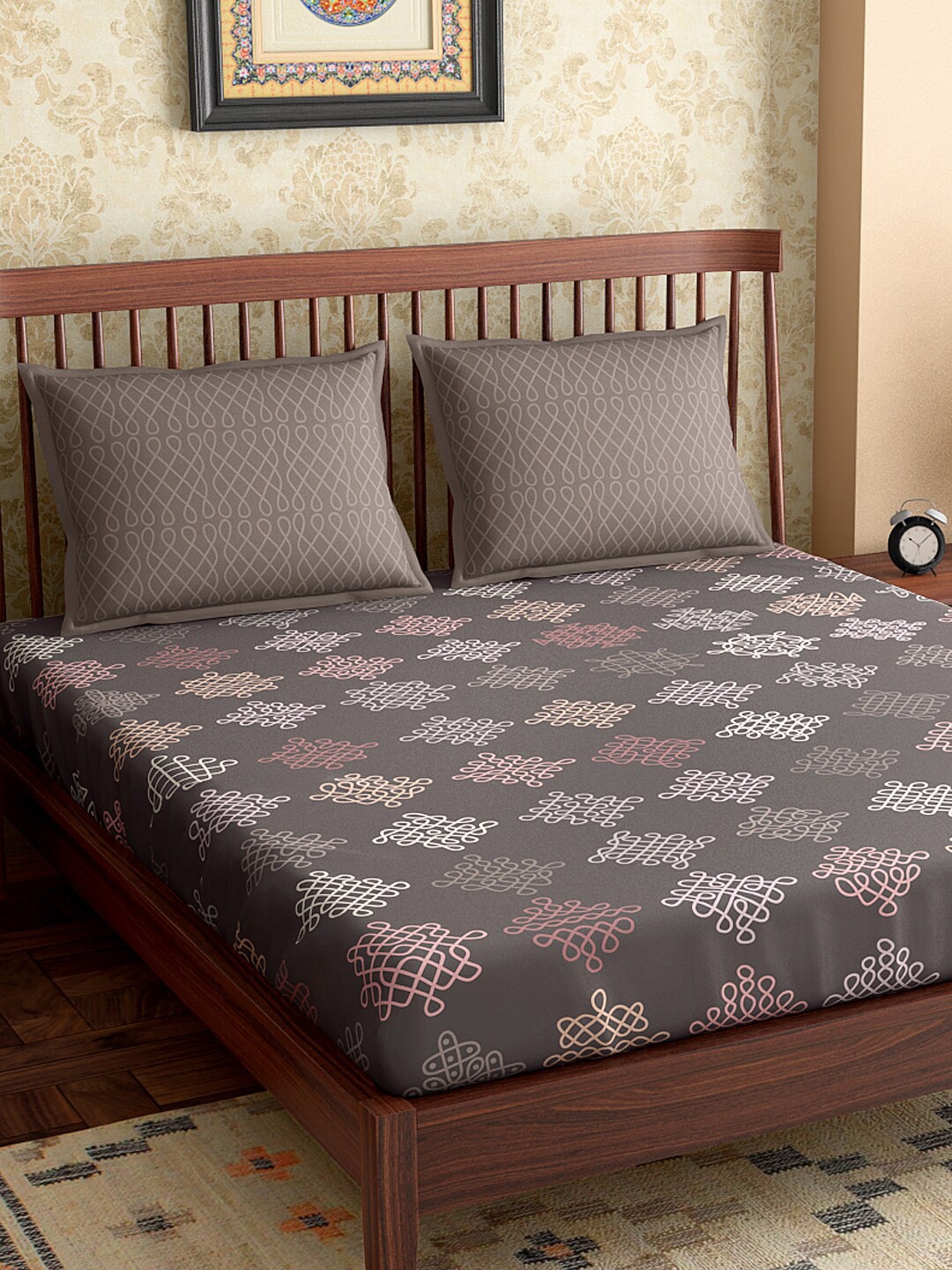 

PETAL HOME Brown & Pink Ethnic Motifs 300 TC Cotton 1 Queen Bedsheet with 2 Pillow Covers