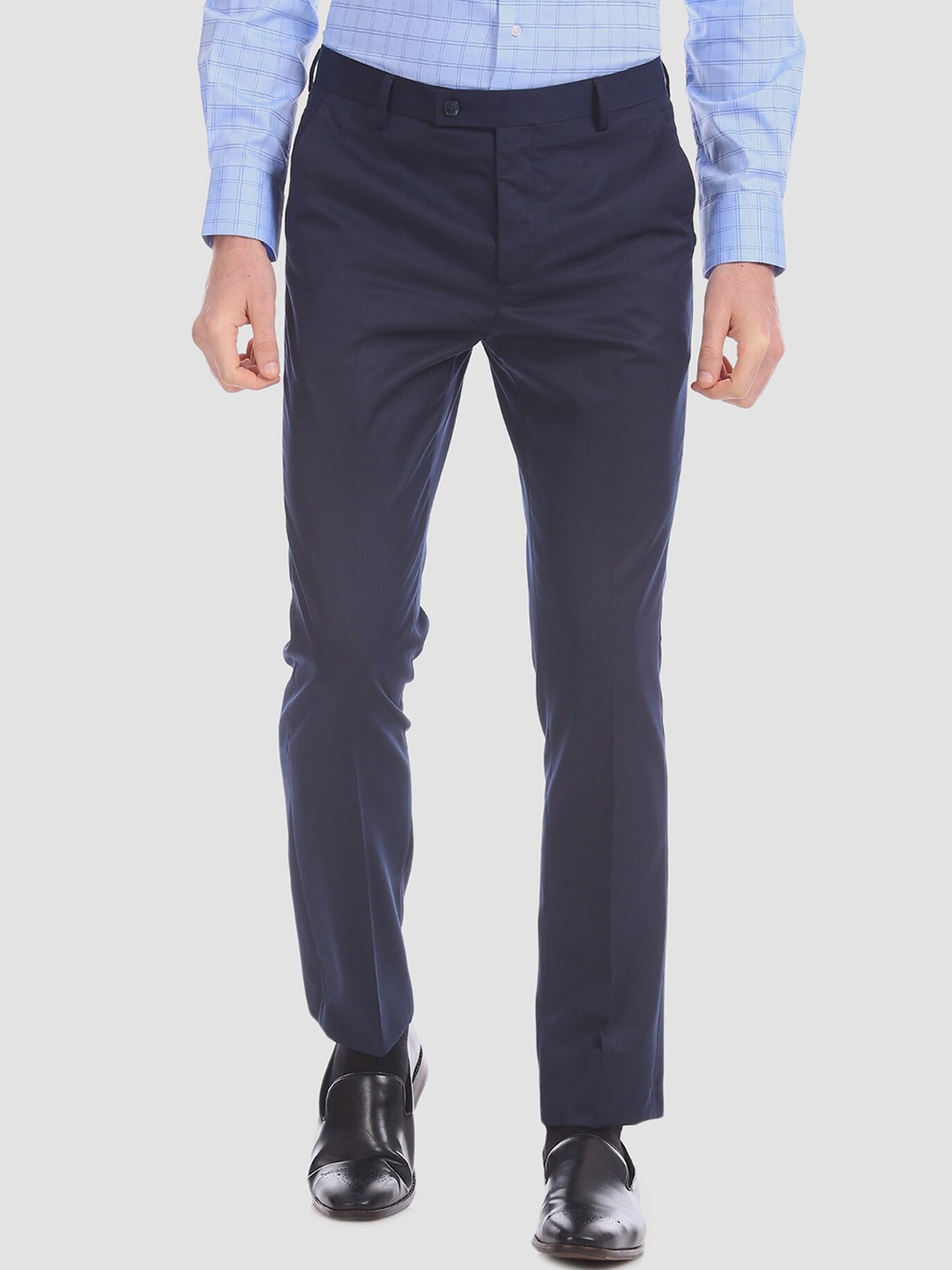 

Arrow Men Blue Regular Fit Solid Regular Trousers