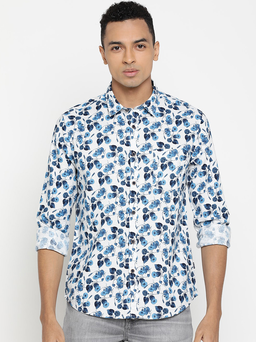 

Pepe Jeans Men White & Blue Regular Fit Printed Casual Shirt