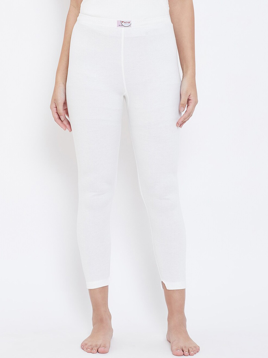 

NEVA Women Off White Patterned Three-Fourth Length Thermal Bottoms