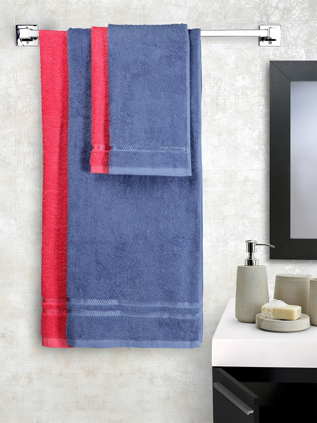 

CORE Designed by SPACES Unisex Set Of 4 Solid 380 GSM Quik Dry Towels, Coral
