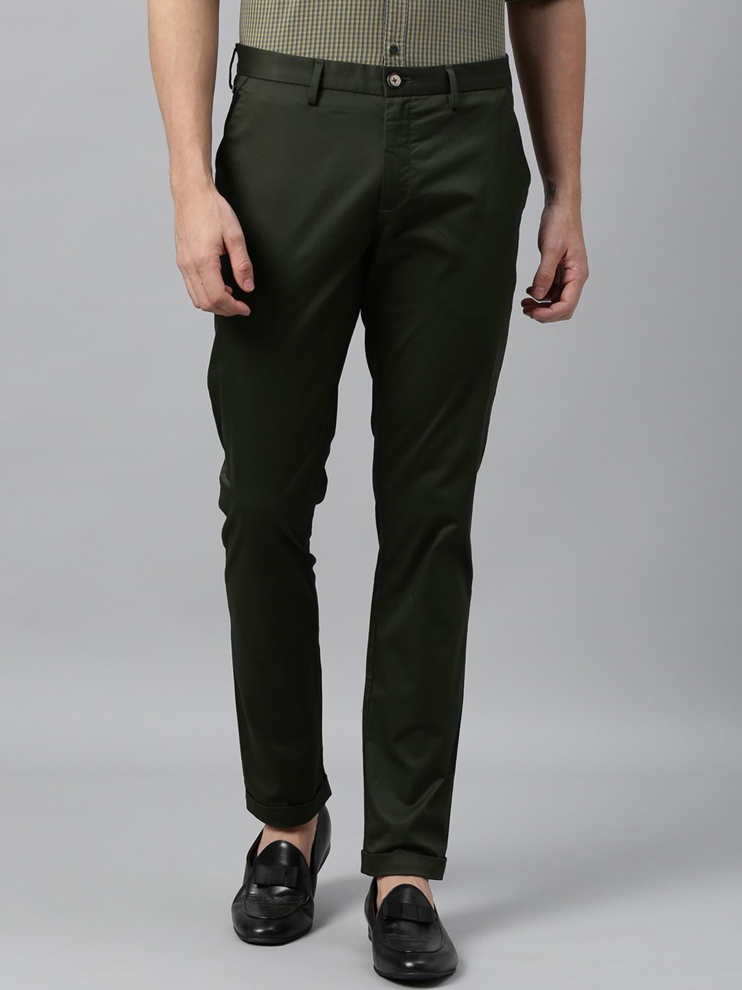 

RARE RABBIT Men Olive Green Slim Fit Solid Chinos