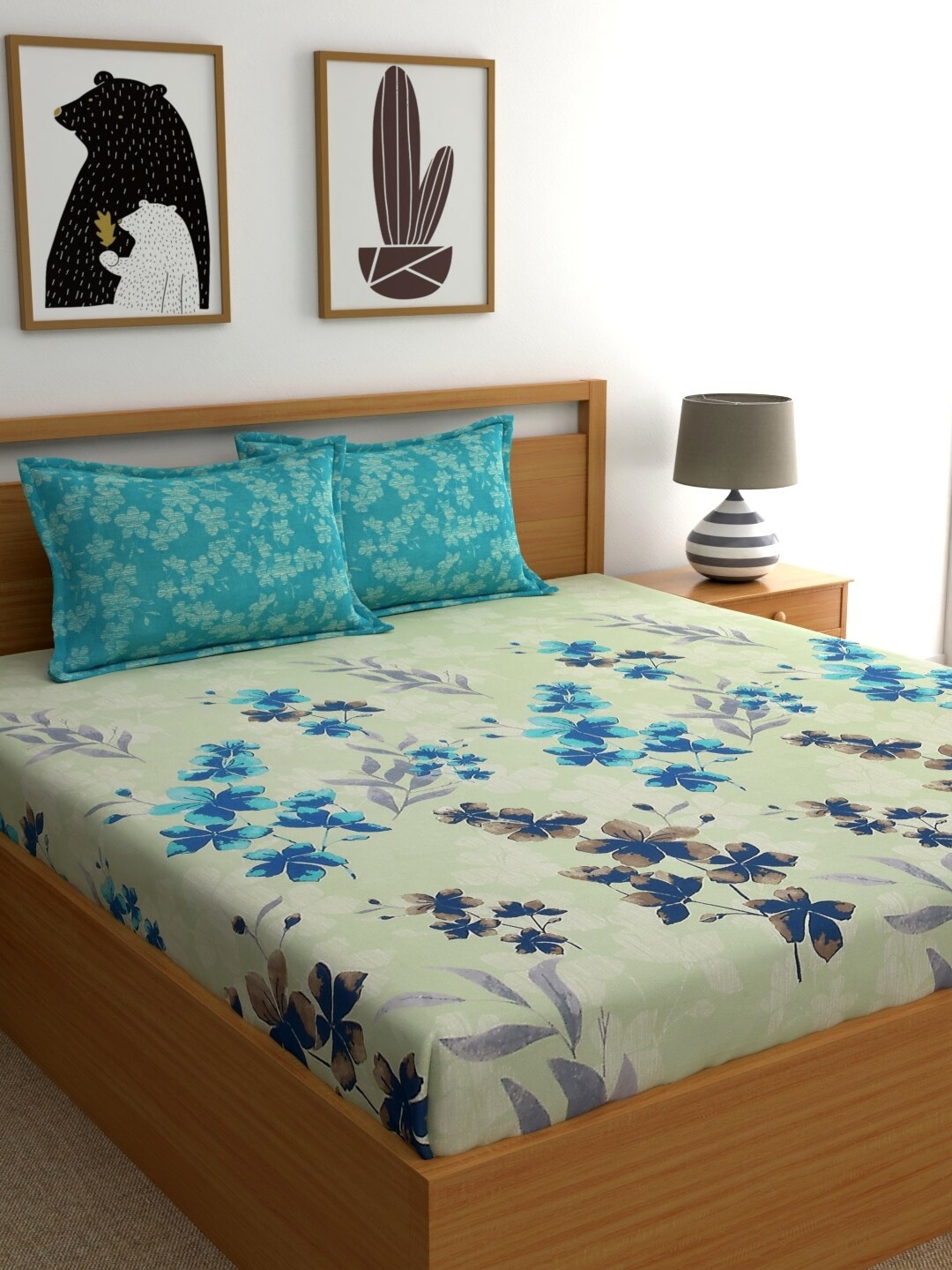 

Home Ecstasy Blue & Green Floral 140 TC Queen Bedsheet with 2 Pillow Covers