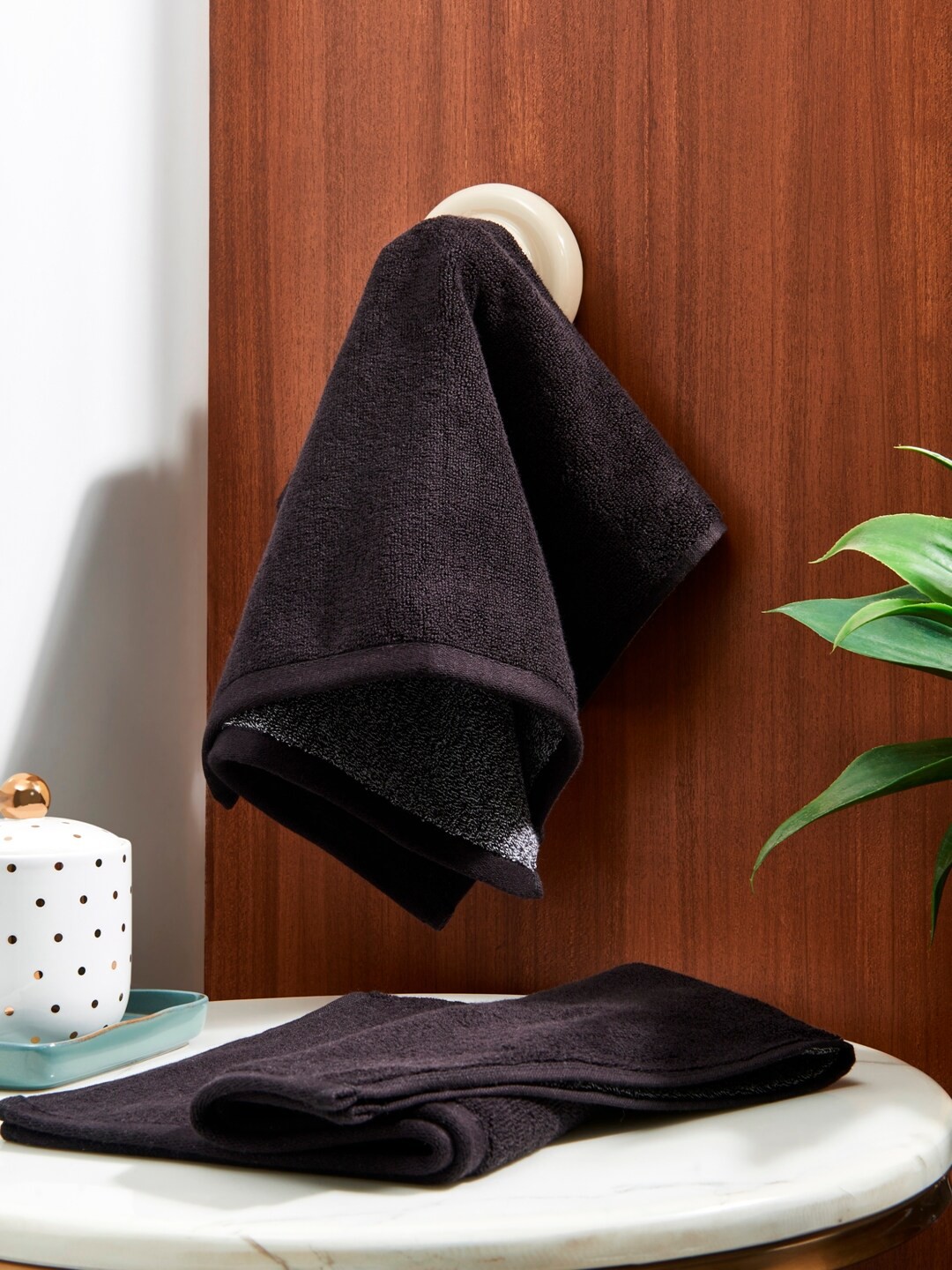 

DDecor Pack Of 2 Black Solid 600 GSM Hand Towels