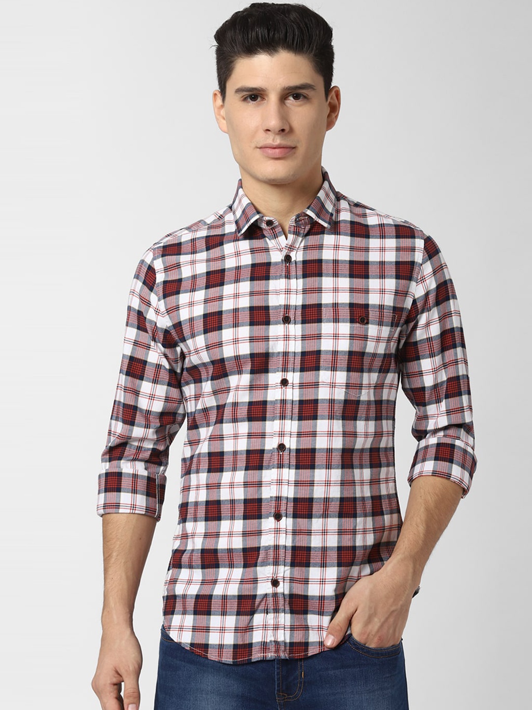 

Peter England Casuals Men Maroon & White Regular Fit Checked Casual Shirt