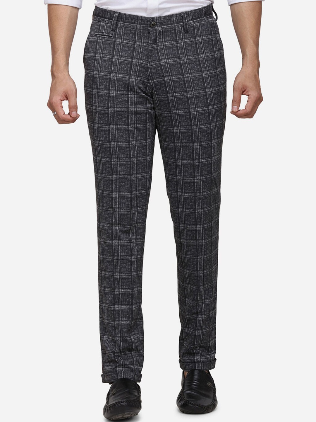 

JADE BLUE Men Grey & Black Regular Fit Checked Regular Trousers