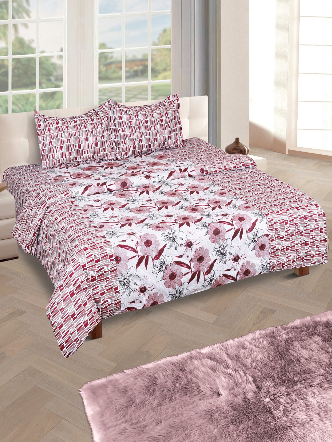 

ROMEE Off-White & Maroon Printed King Size Bedsheet With 2 Pillow Covers & Quilt