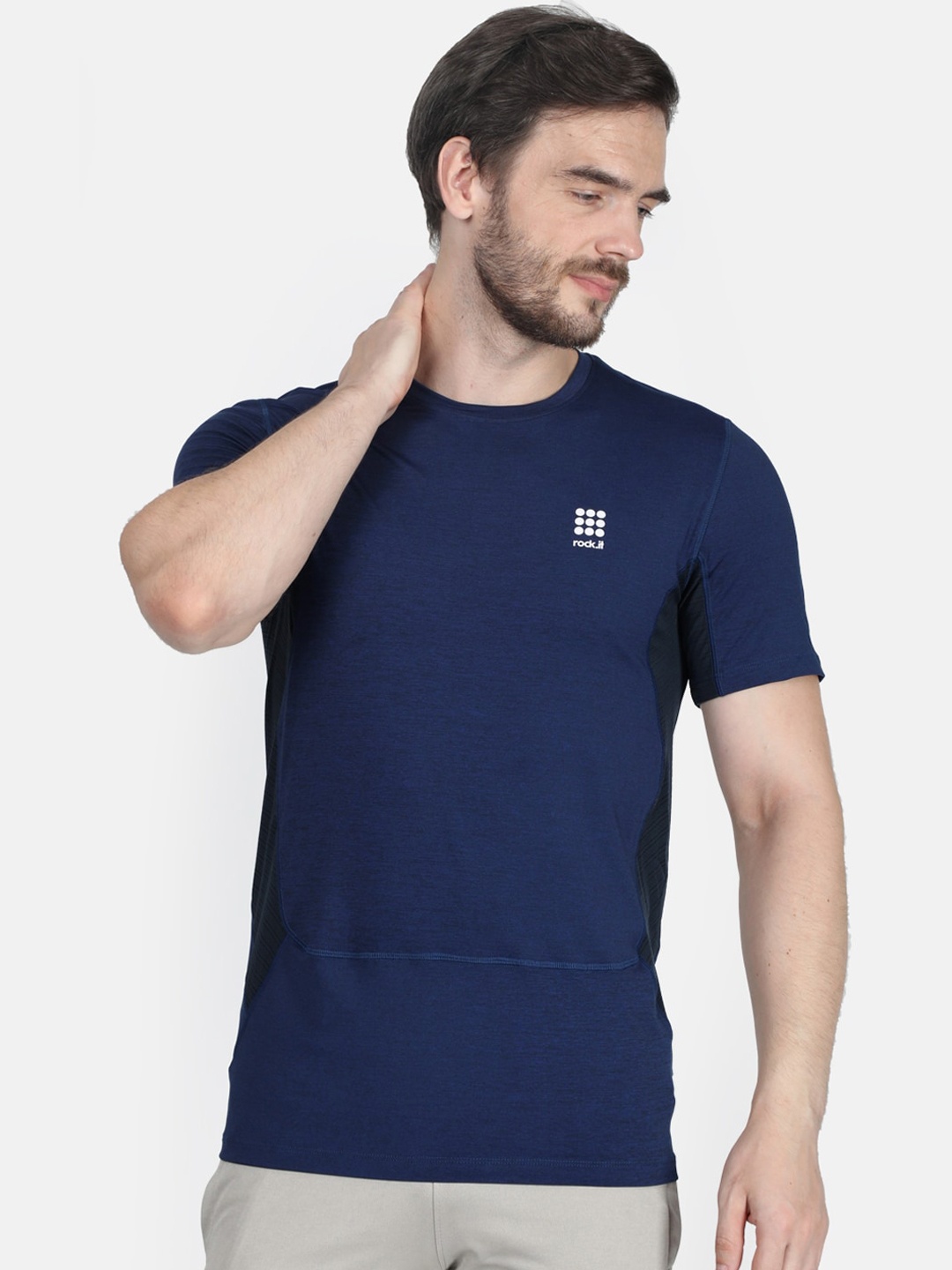 

rock.it Men Navy Blue Solid Round Neck T-shirt