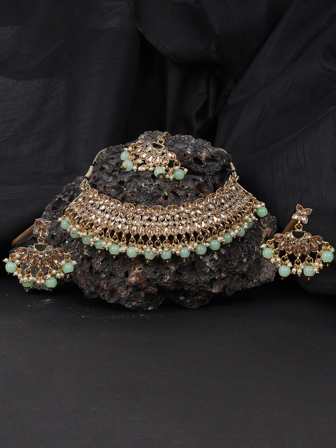 

ANIKAS CREATION Gold-Plated Sea Green Kundan-Studded & Beaded Handcrafted Jewellery Set