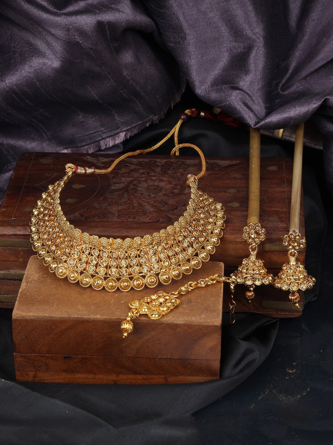 

ANIKAS CREATION Gold-Plated & Yellow Kundan Studded Handcrafted Traditional Choker Jewellery Set