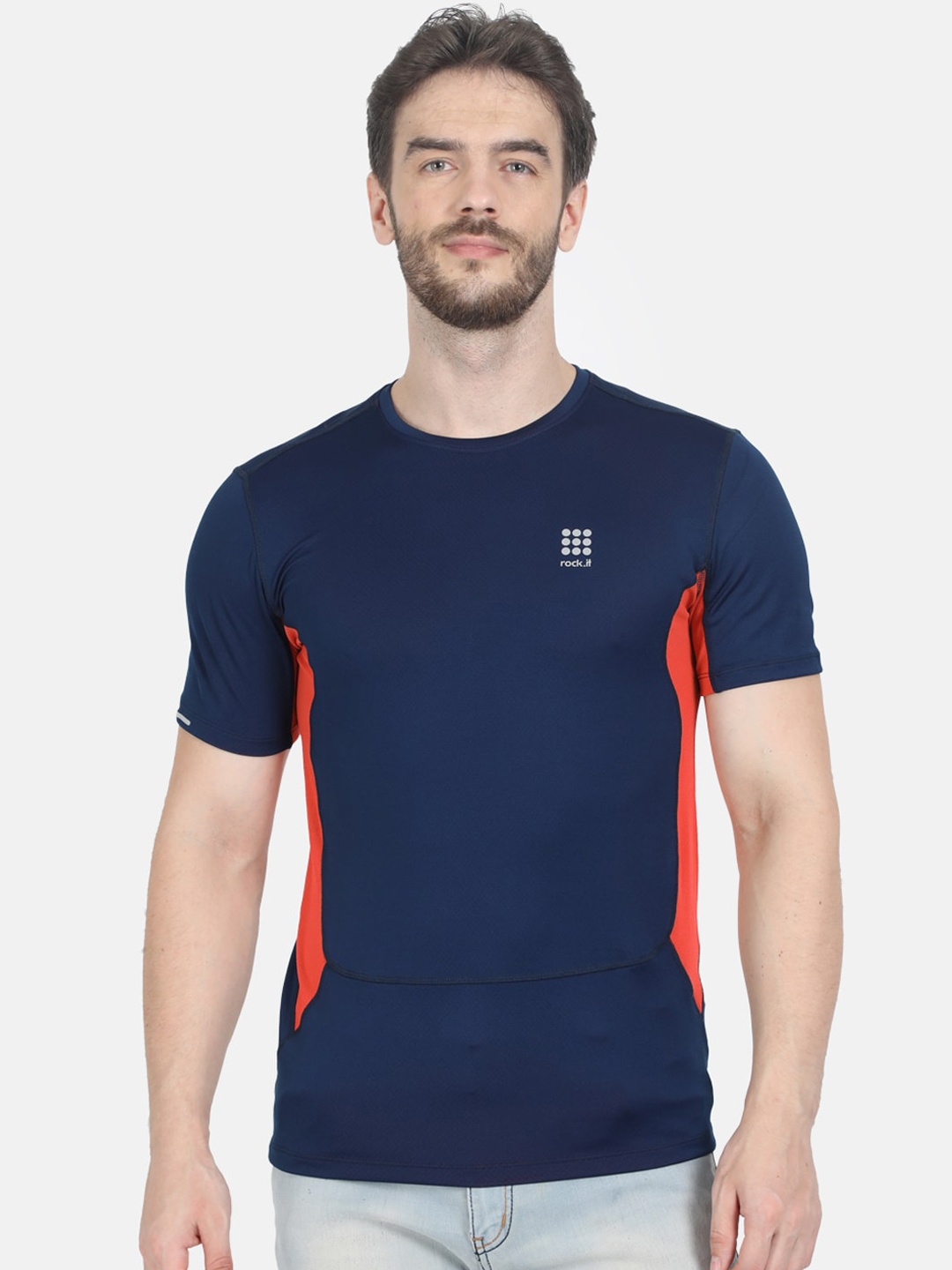 

rock.it Men Blue Solid Round Neck T-shirt