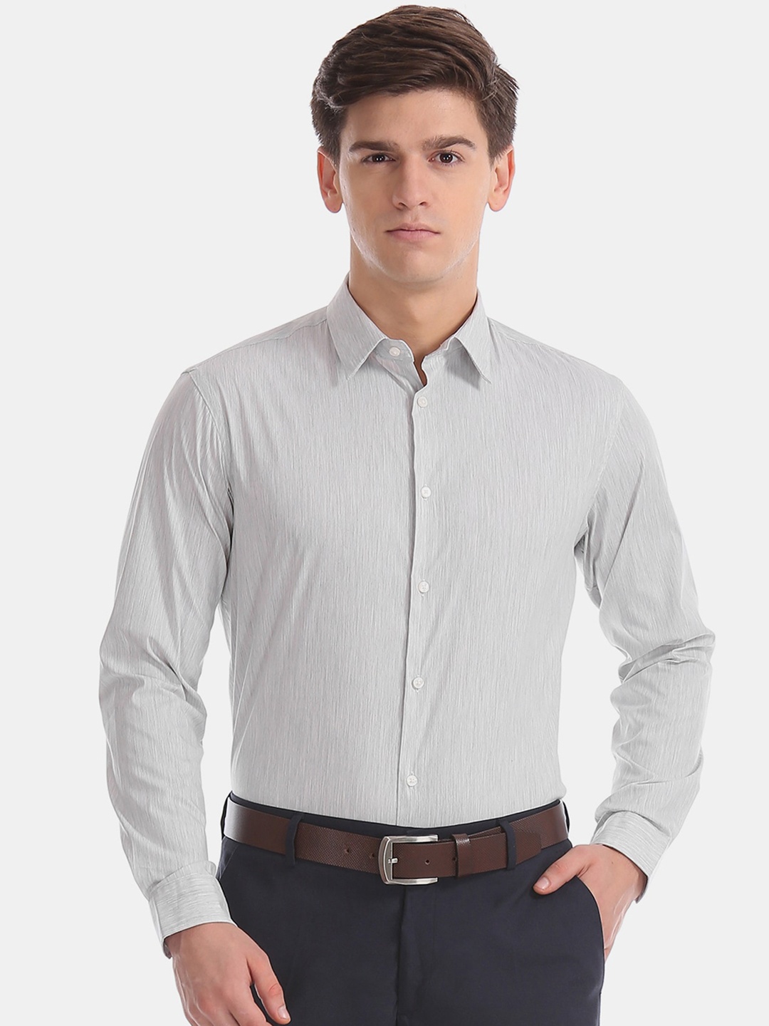 

Arrow Men Grey Skinny Fit Solid Formal Shirt