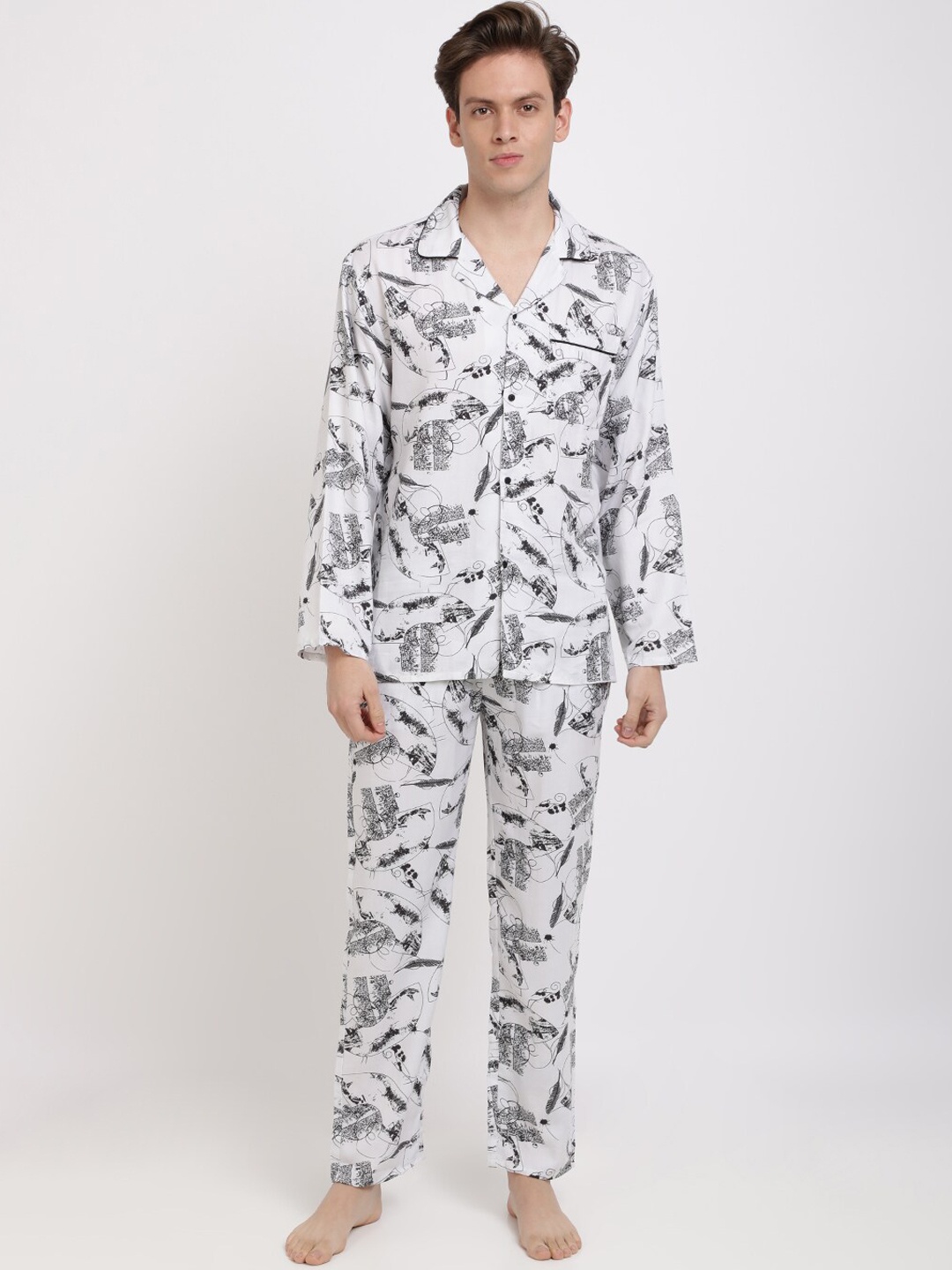 

Bene Kleed Men Black & White Printed Night Suit