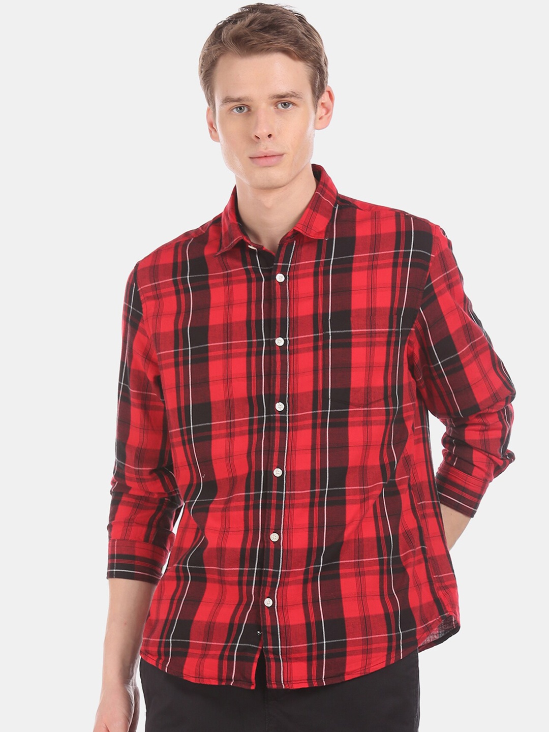 

Ruggers Men Red & Black Regular Fit Checked Casual Shirt