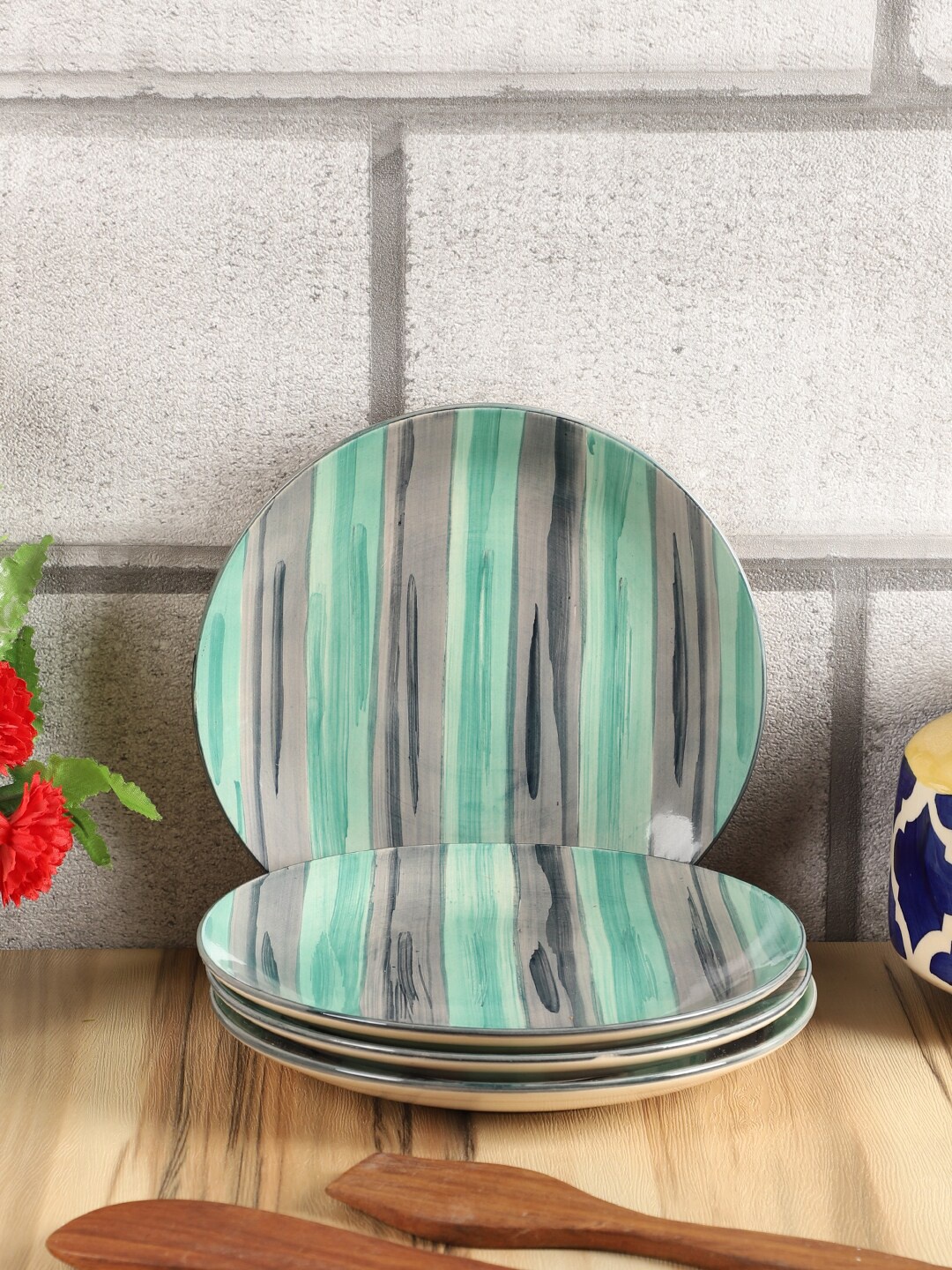 

CDI Set of 4 Green & Grey Striped Ceramic Quarter Plates