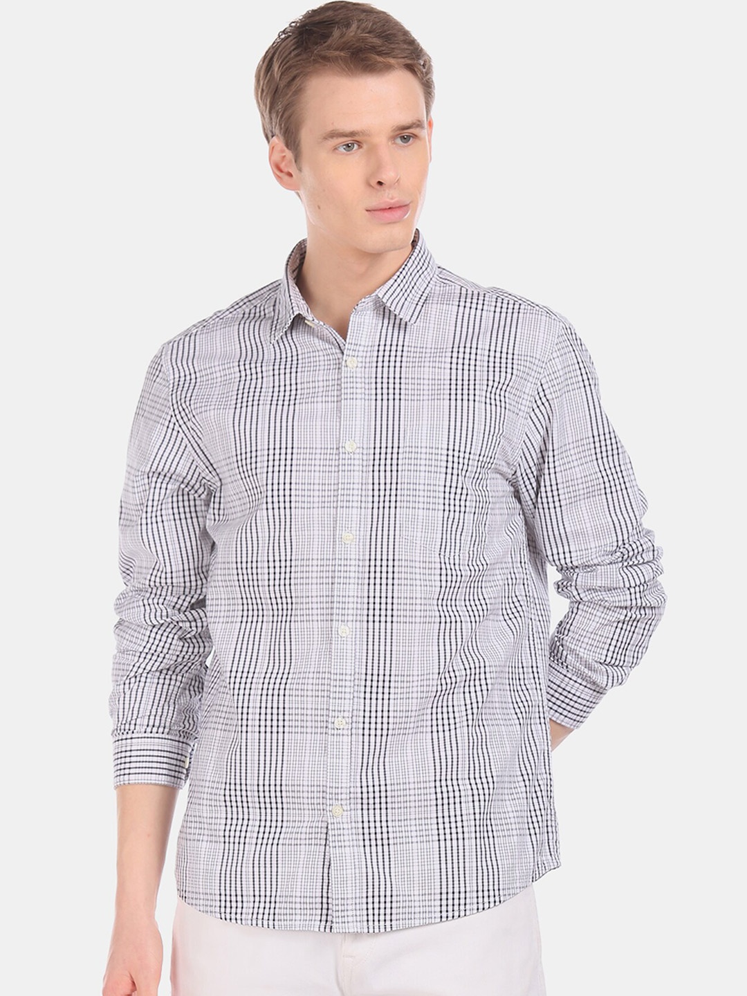 

Ruggers Men White & Black Regular Fit Checked Cotton Casual Shirt
