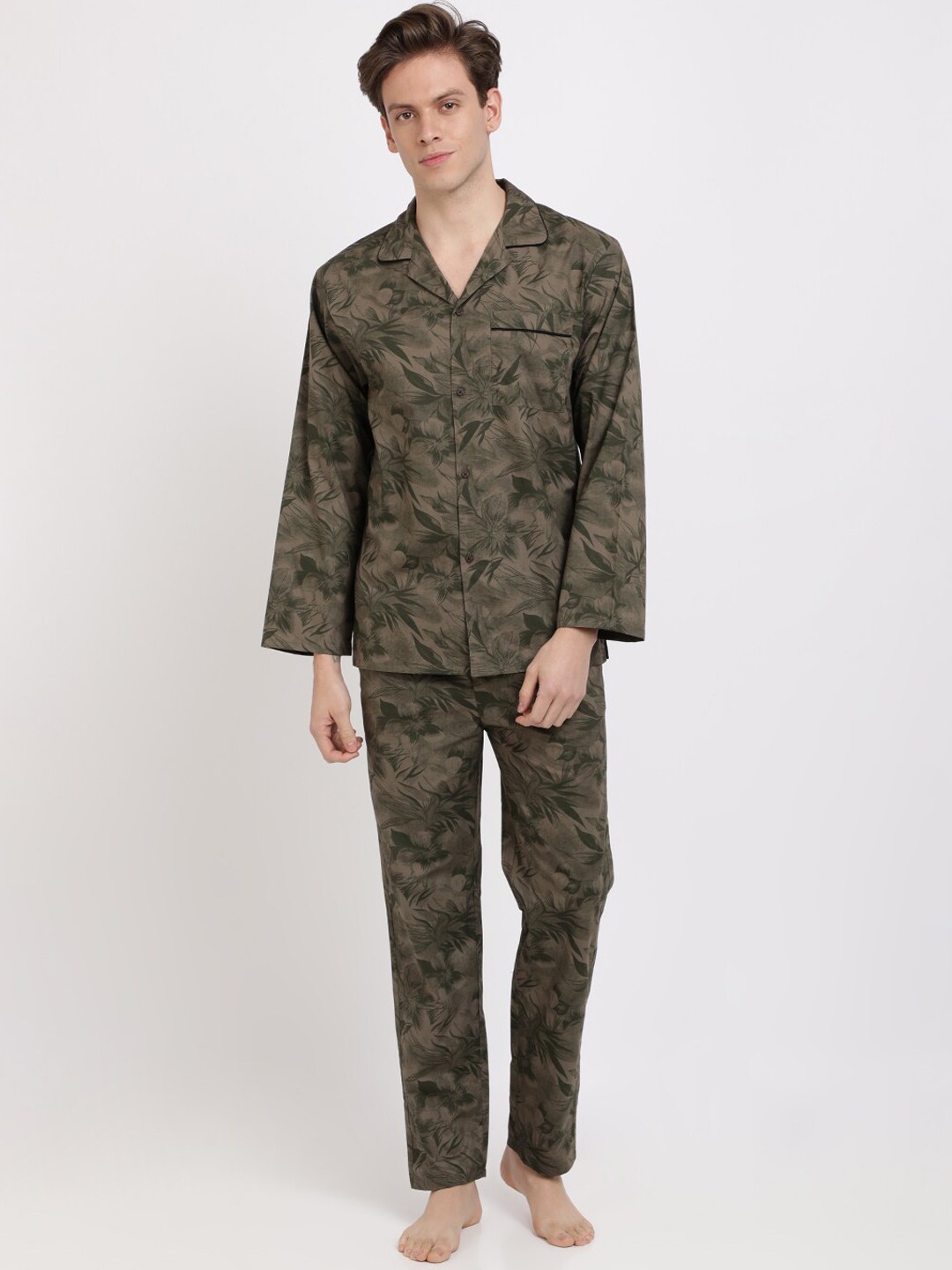 

Bene Kleed Men Olive Green Floral Print Night Suit