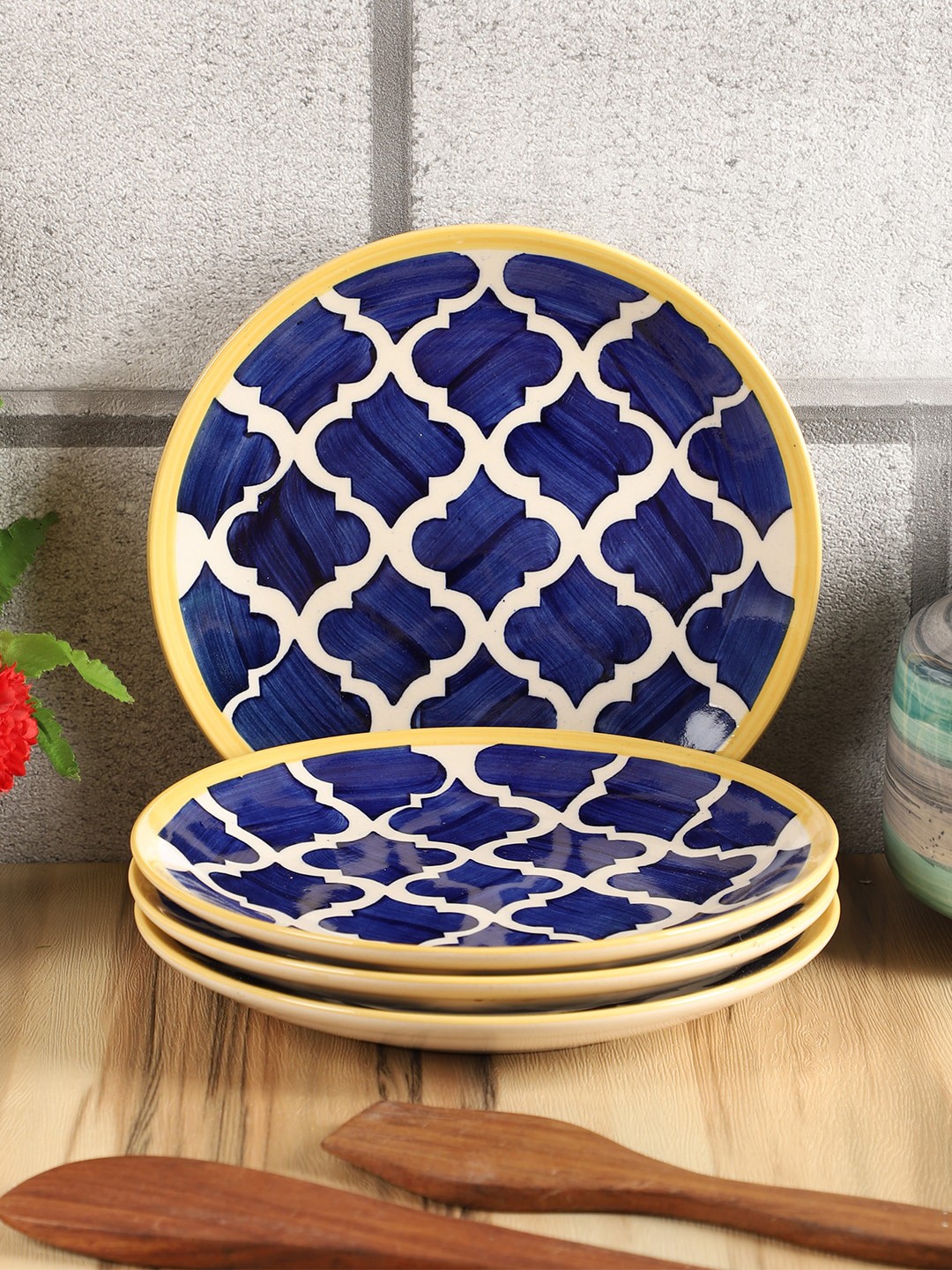 

CDI Set of 4 Navy Blue & Beige Printed Ceramic Quarter Plates