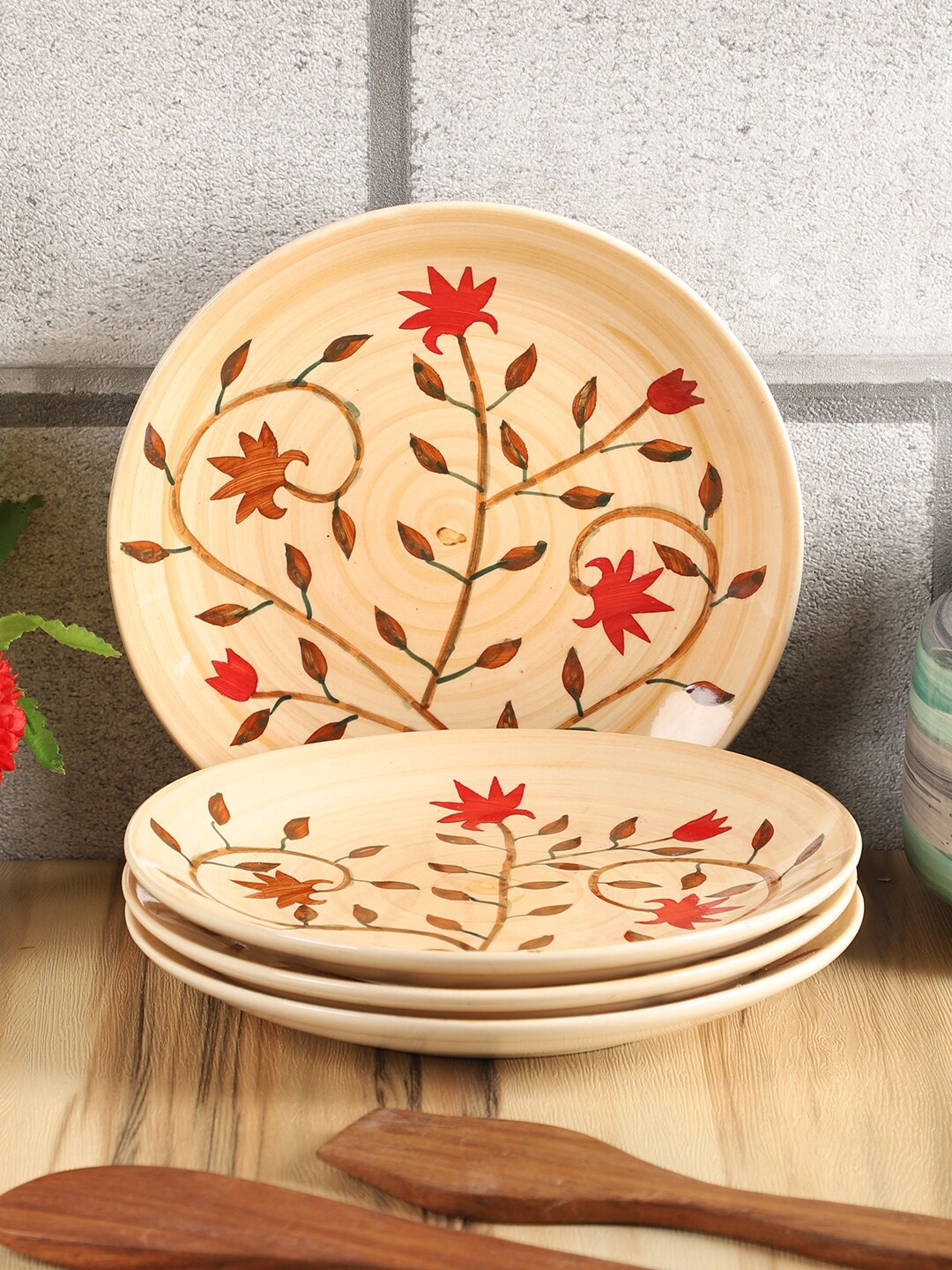 

CDI Set of 4 Cream-Coloured & Red Floral Printed Ceramic Quarter Plates