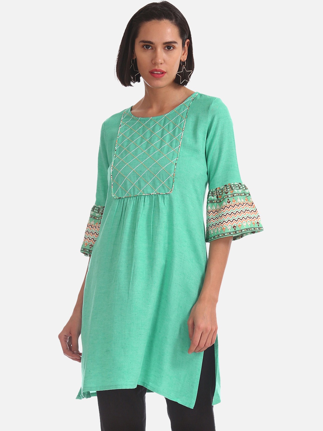 

Karigari Women Sea Green & White Embroidered Straight Kurta