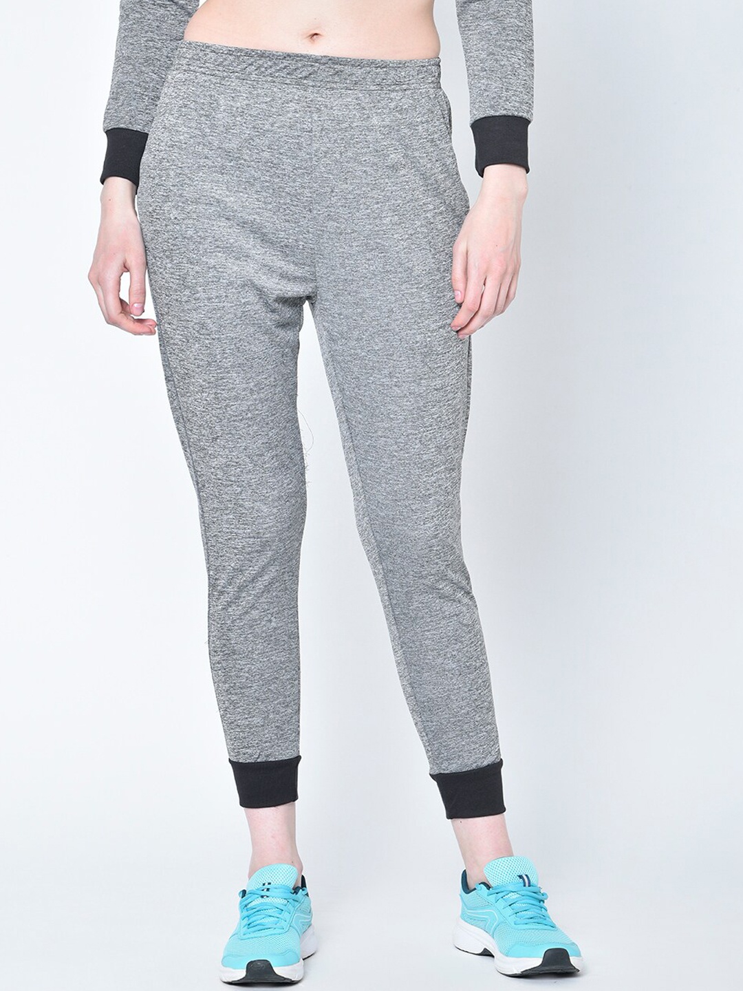 

CHKOKKO Women Grey Solid Slim Fit Yoga Joggers
