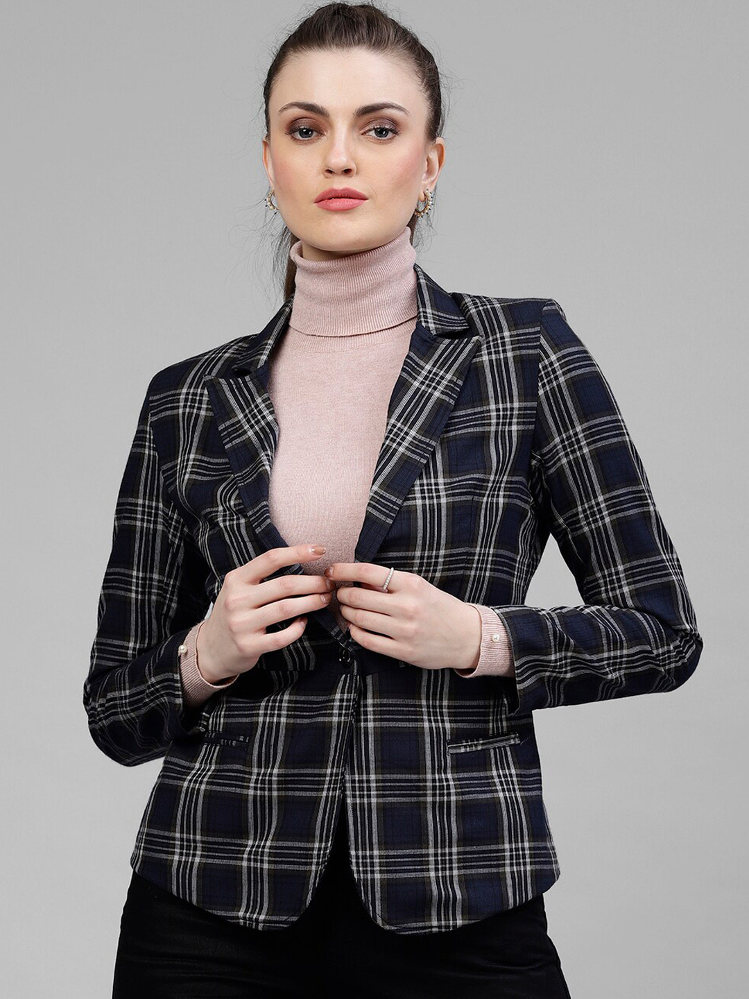 

KASSUALLY Women Black Checked Pure Cotton Blazer