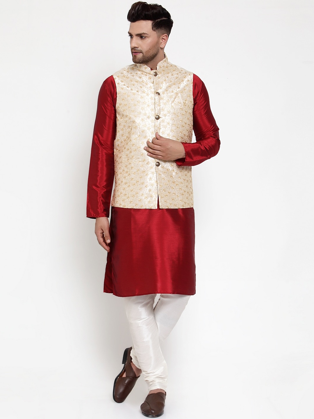 

Jompers Men Cream-Coloured & Maroon Solid Kurta Set