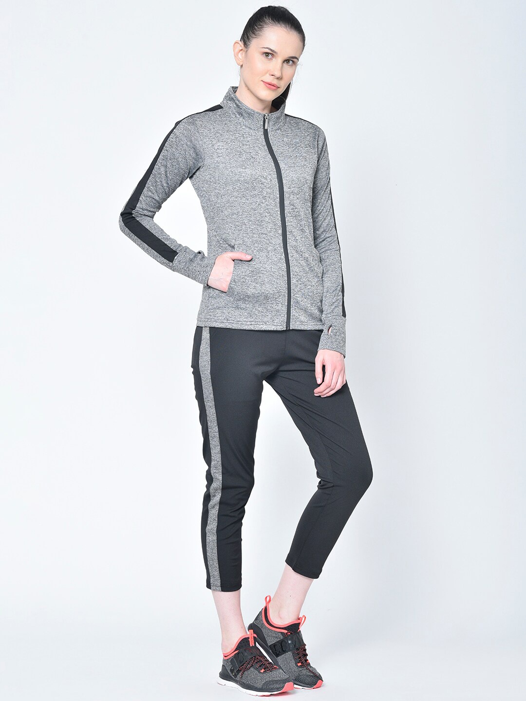 

Chkokko Women Grey & Black Solid Tracksuit