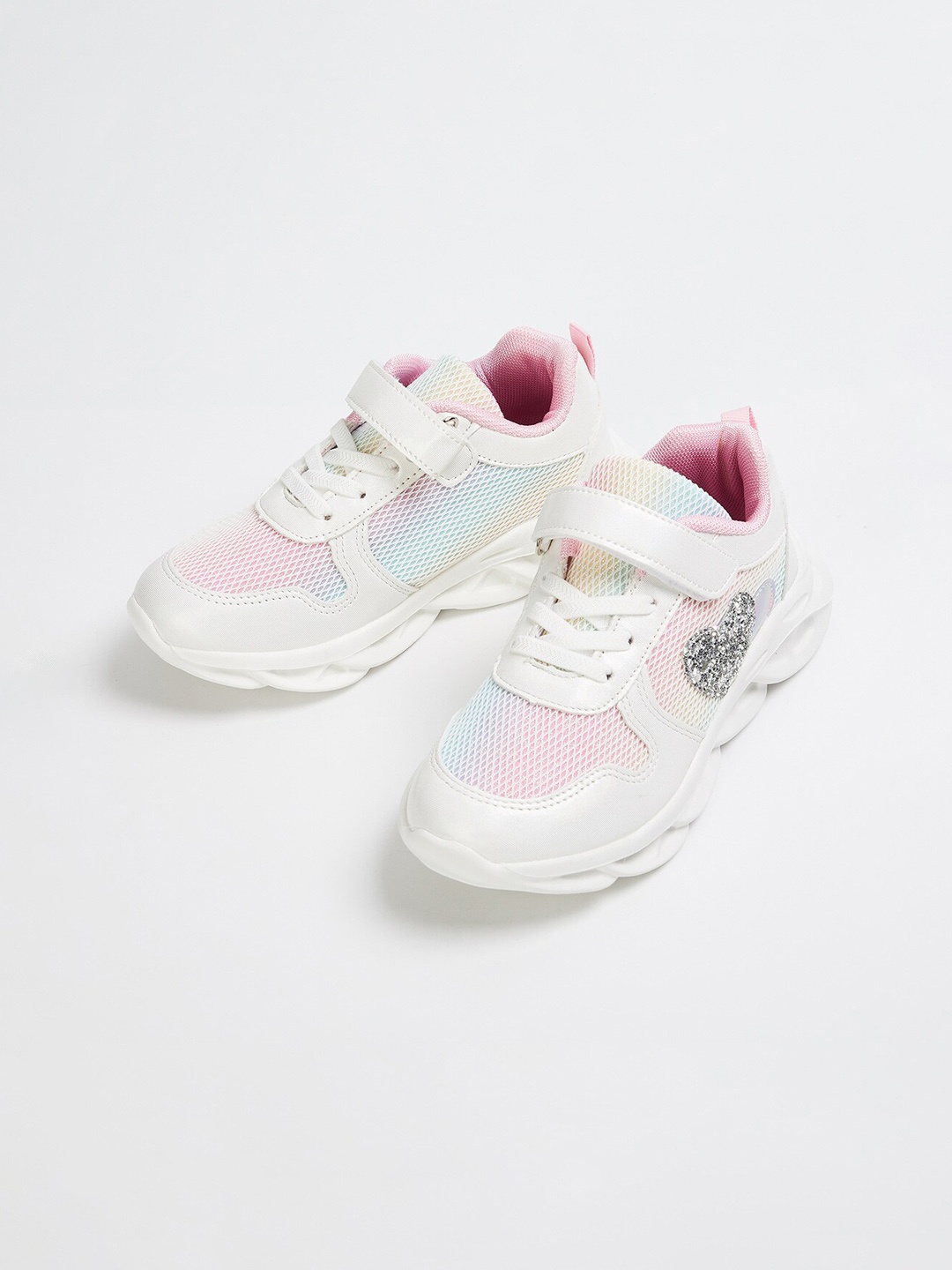 

Fame Forever by Lifestyle Girls White Sneakers