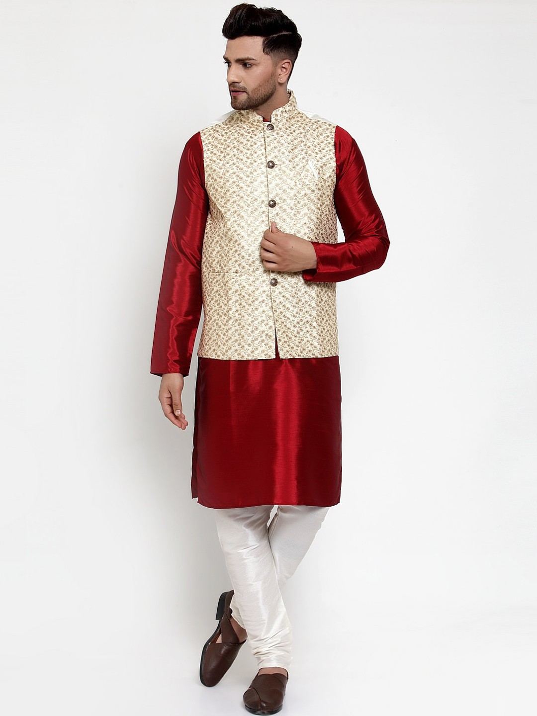 

Jompers Men Maroon & White Solid Kurta with Churidar & Nehru Jacket
