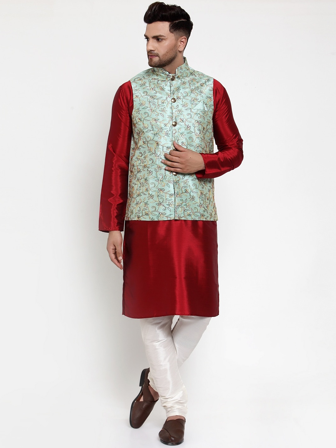 

Jompers Men Maroon & Off-White Solid Dupion Silk Kurta with Churidar & Jacket