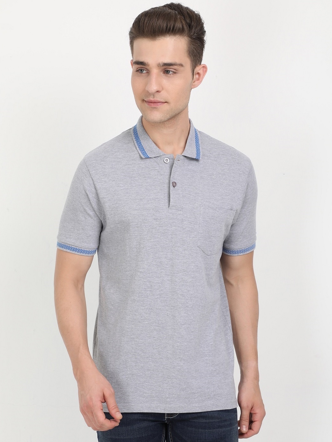 

Masculino Latino Men Grey Melange Striped Polo Collar T-shirt