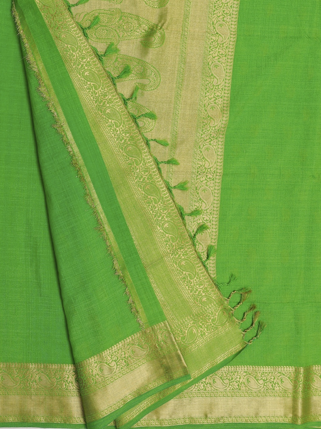 

Bangalore Silk Emporium Green Solid Saree
