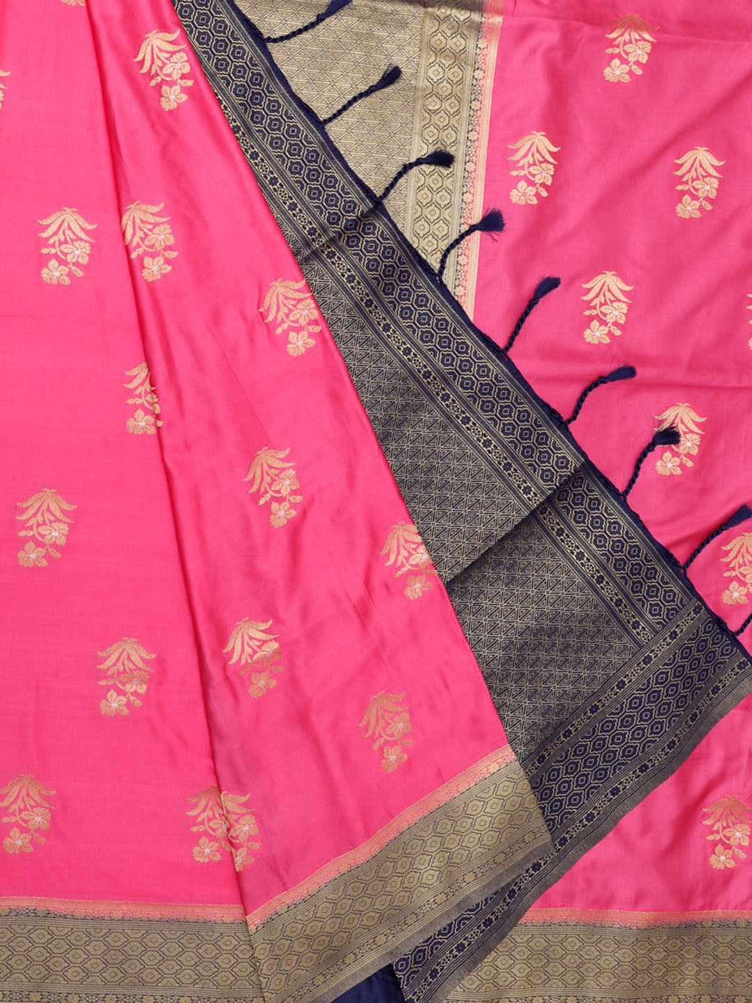 

Bangalore Silk Emporium Pink Woven Design Saree