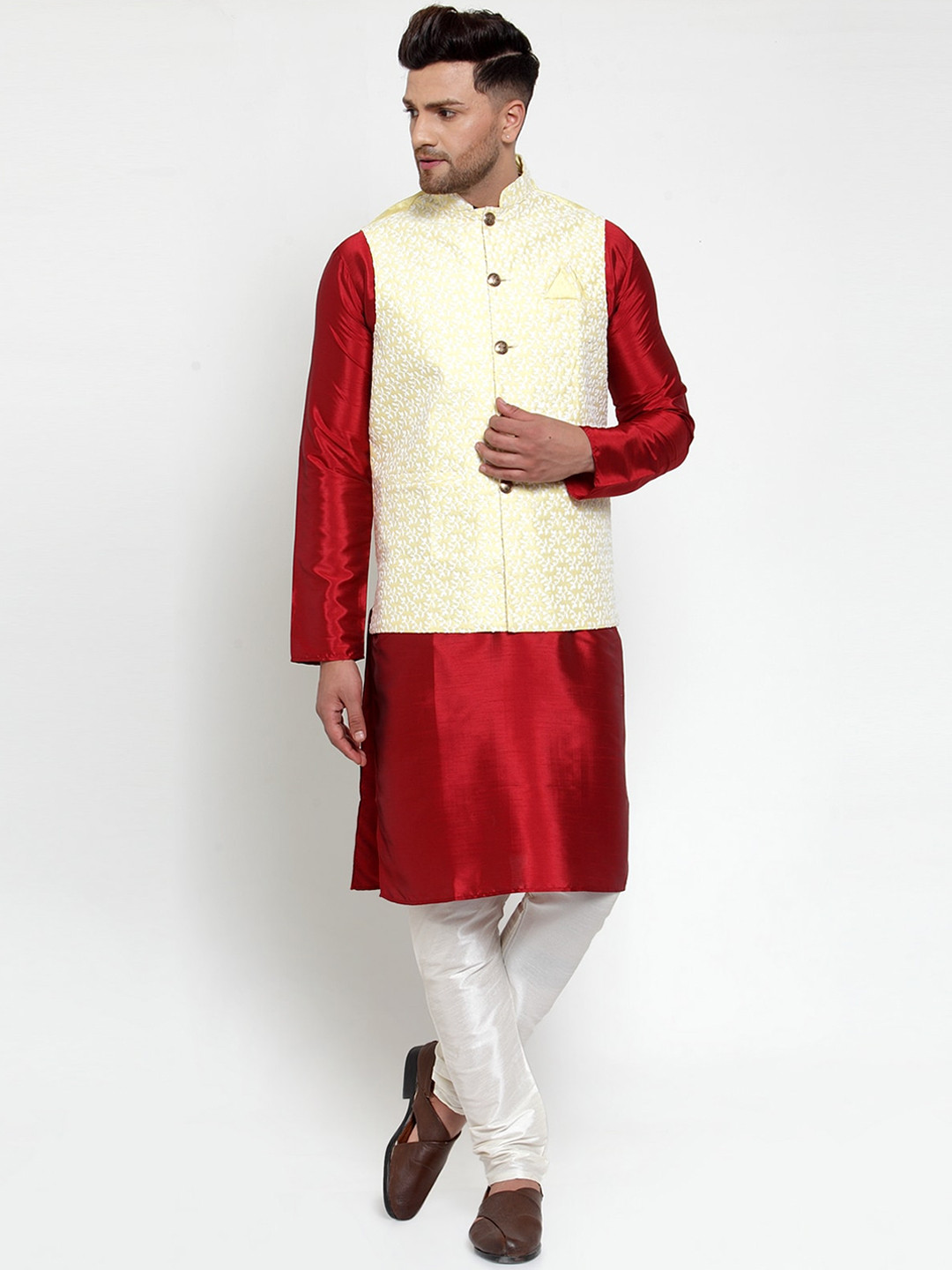 

Jompers Men Maroon Solid Kurta Set with Nehru Jacket