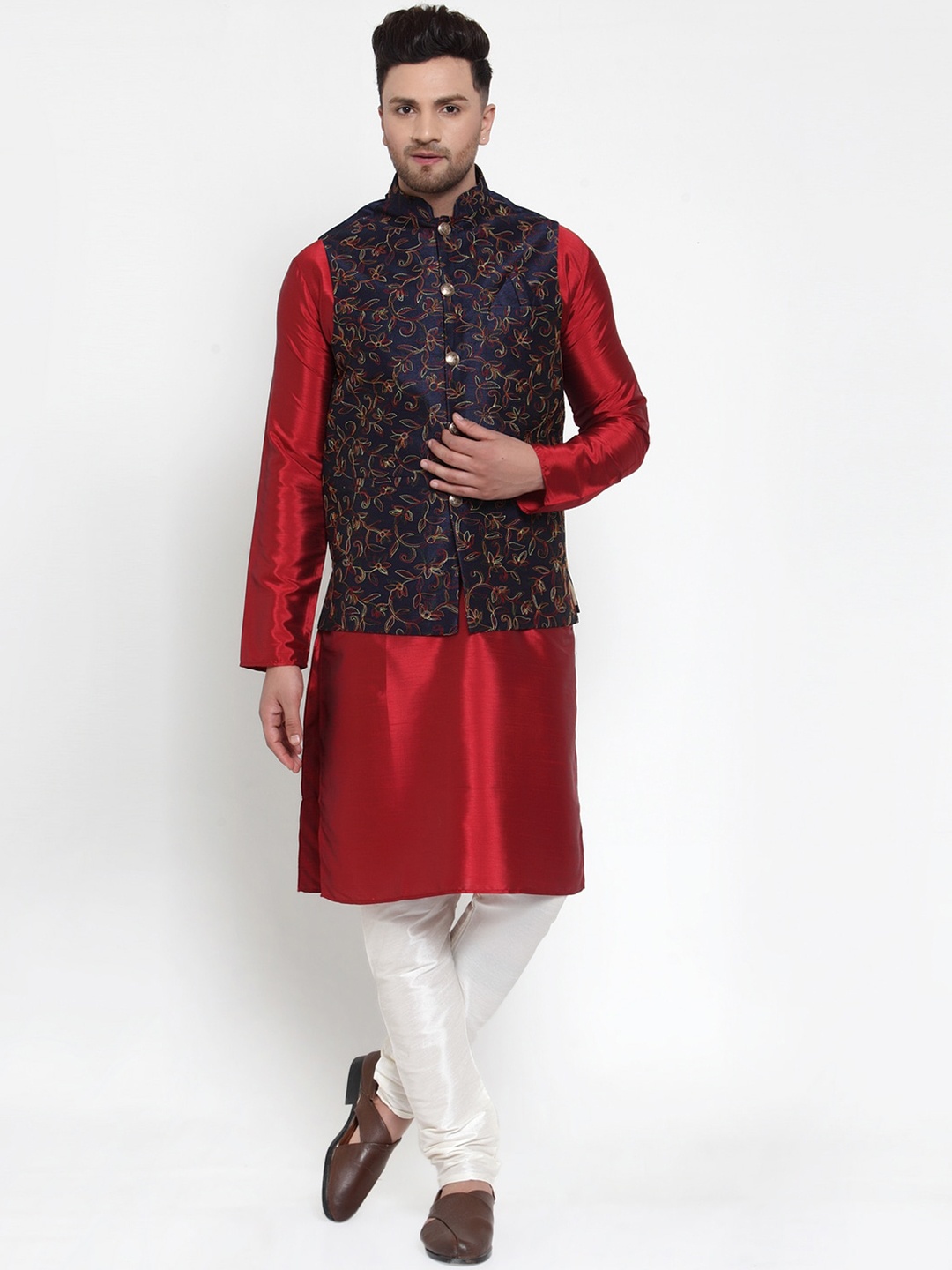 

Jompers Men Maroon & White Solid Kurta with Churidar & Nehru Jacket