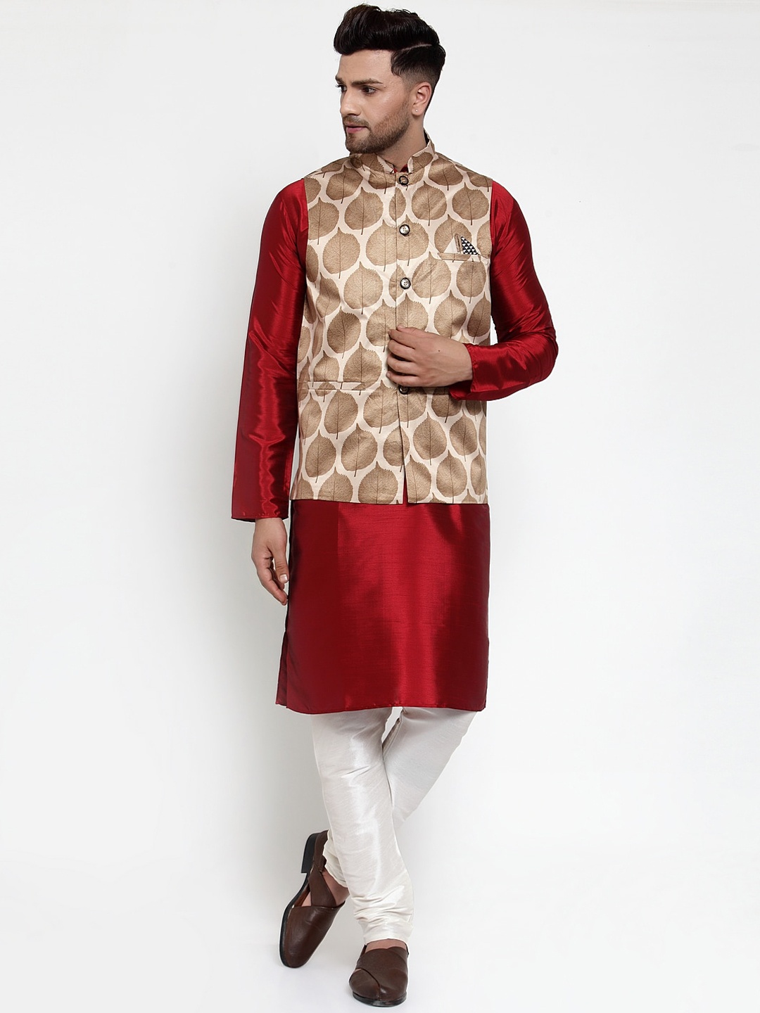 

Jompers Men Maroon & White Solid Kurta with Churidar & Nehru jacket
