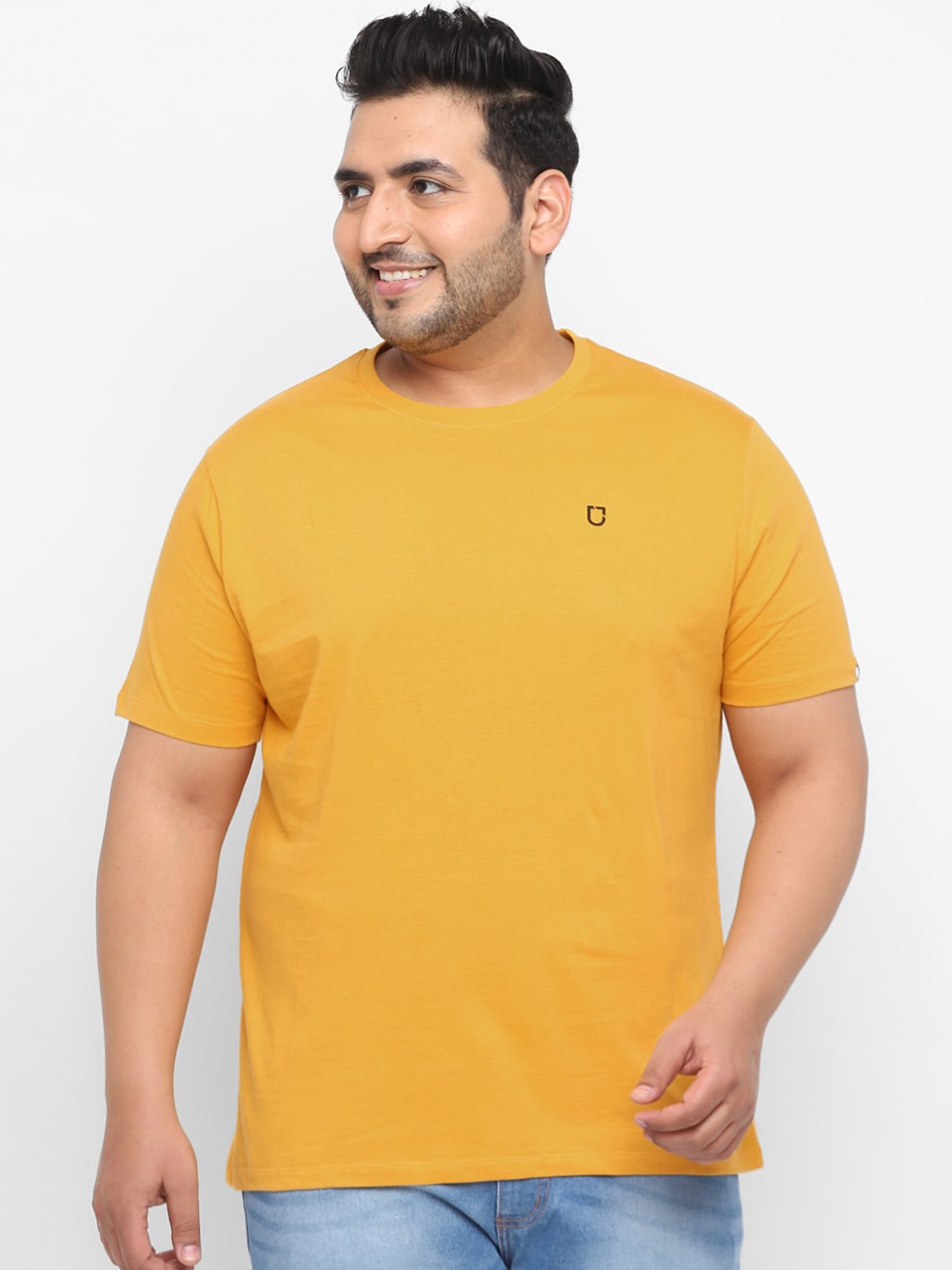 

Urbano Plus Men Mustard Solid Round Neck T-shirt