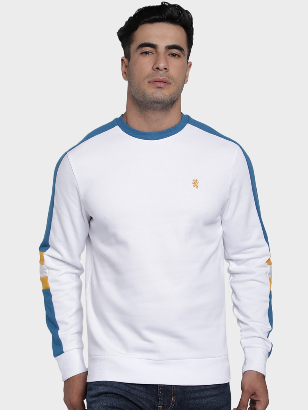 

Red Tape Men White & Blue Solid Sweatshirt