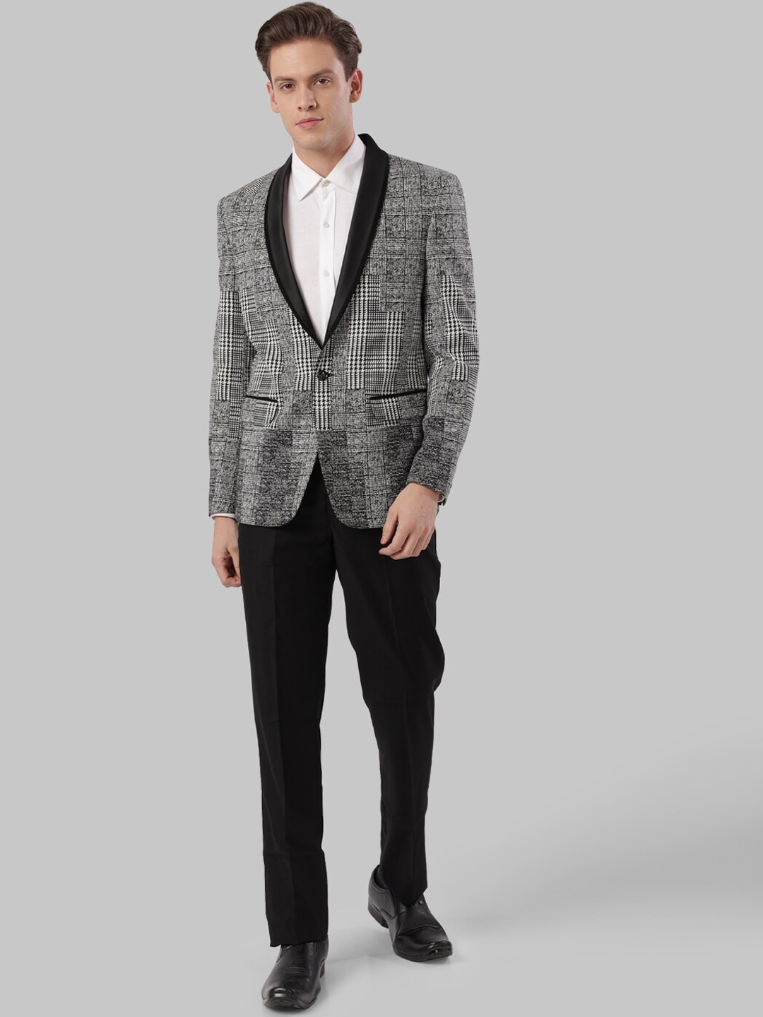 

Ethnix By Raymond Black Suits