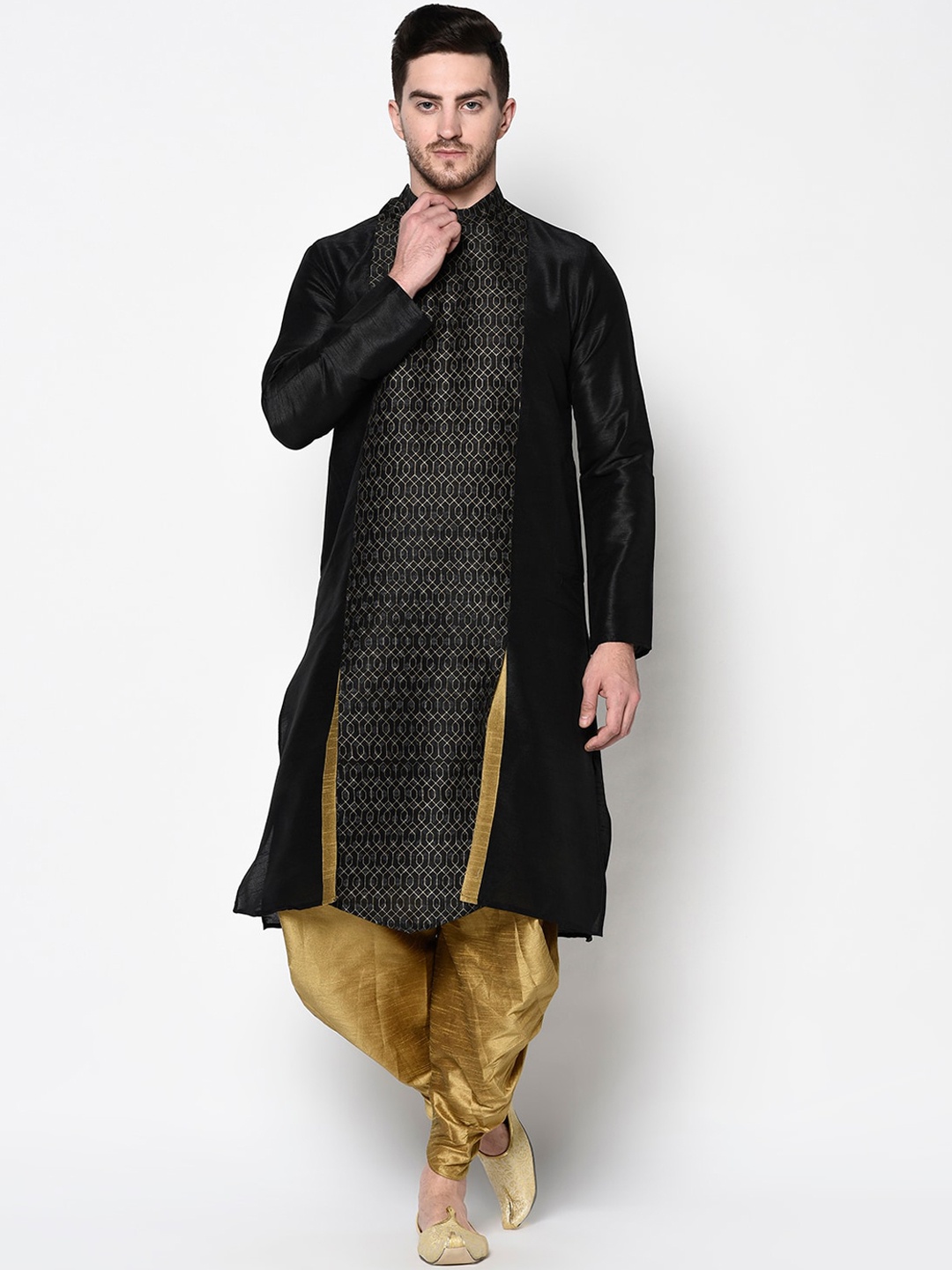 

DEYANN Men Black & Gold-Coloured Printed Kurta with Patiala
