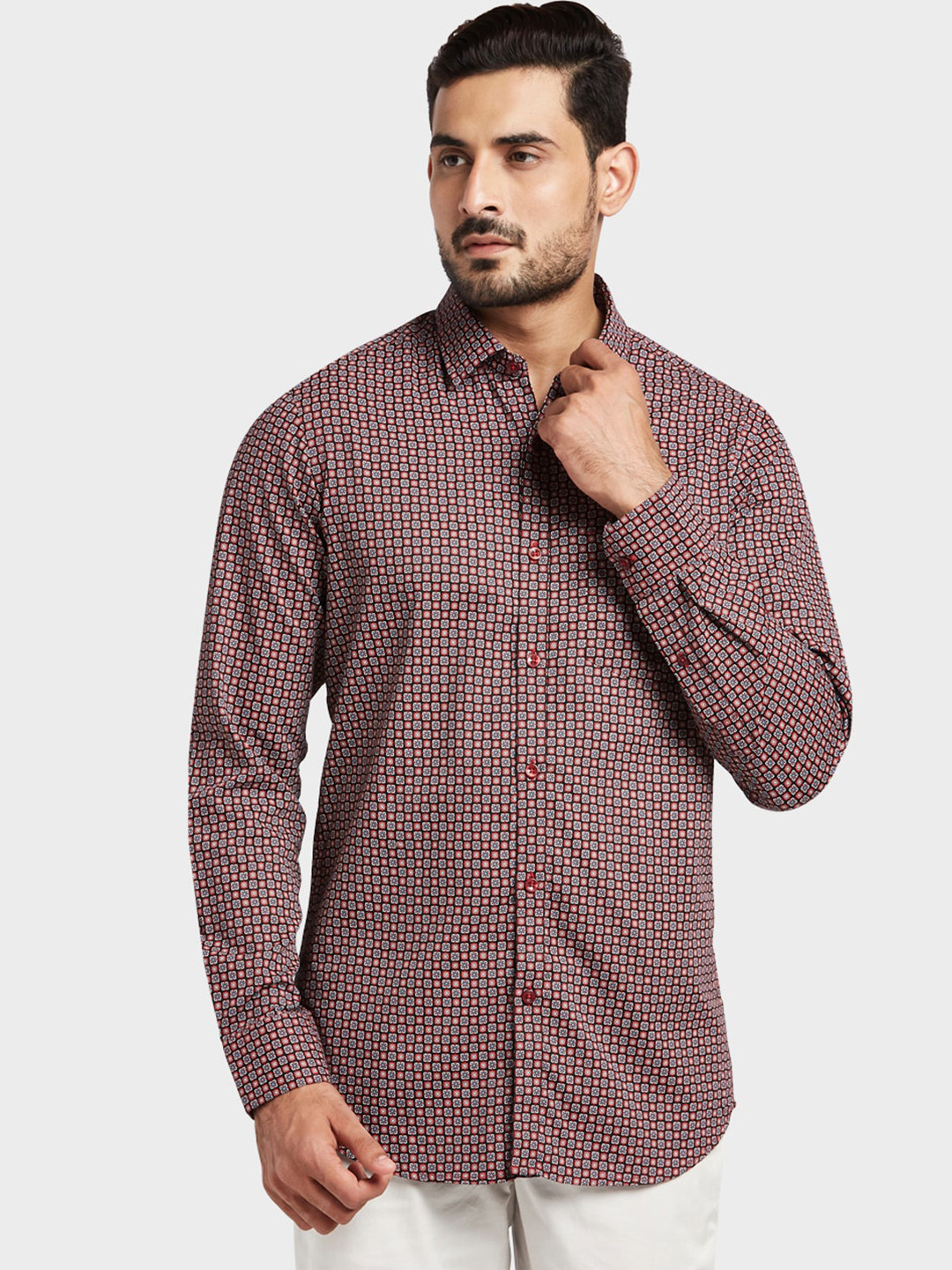 

ColorPlus Men Black & Pink Regular Fit Floral Print Casual Shirt