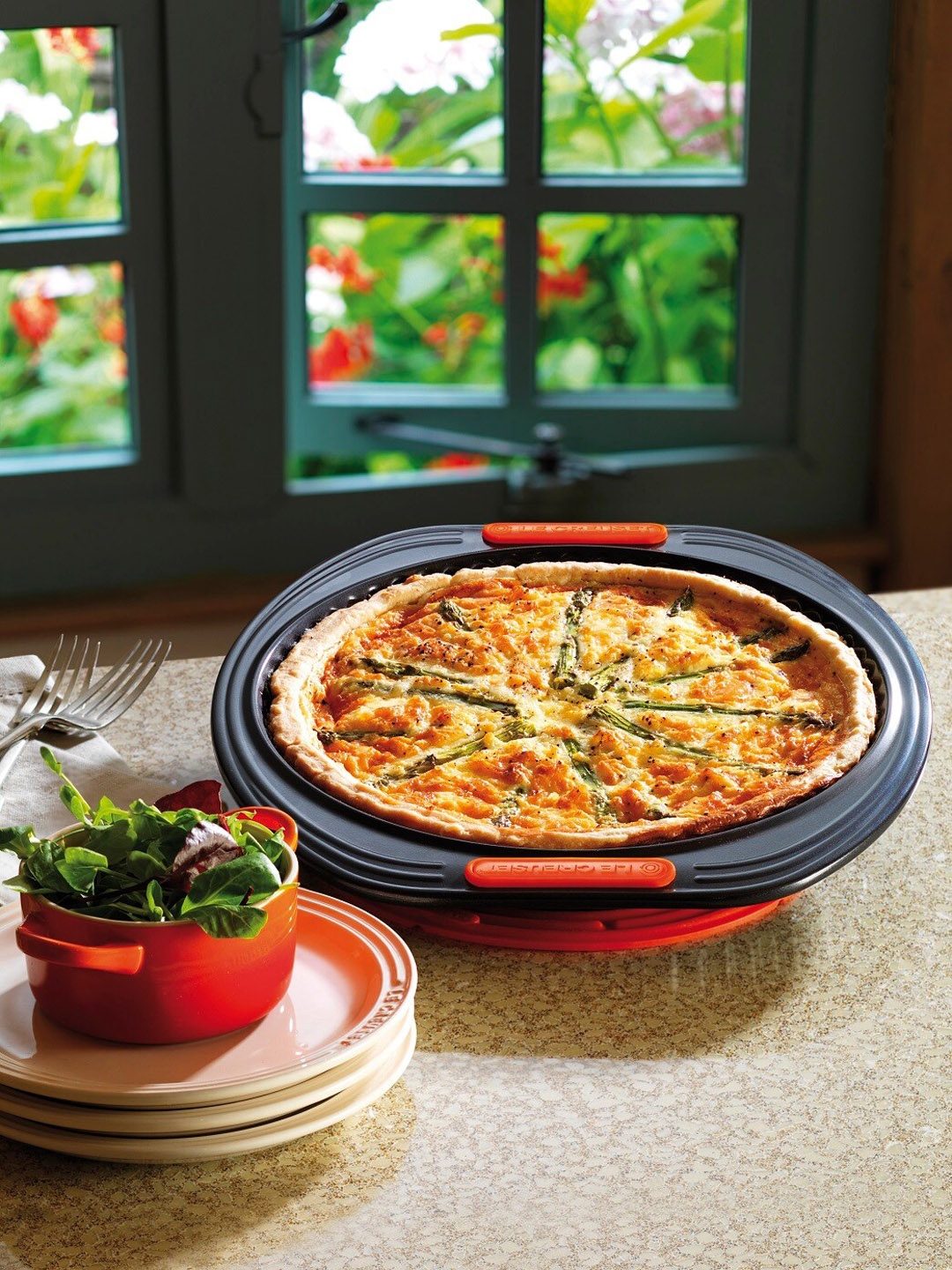 

LE CREUSET Black Solid Flan or Quiche Baking Tin 26 cm