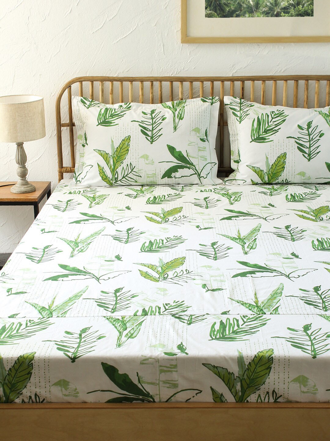 

House This White & Green Printed 180 TC Cotton 1 King Bedsheet With 2 Pillow Covers