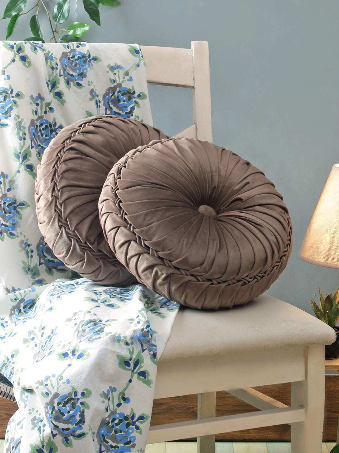 

ROMEE Set Of 2 Brown Solid Round Cushions