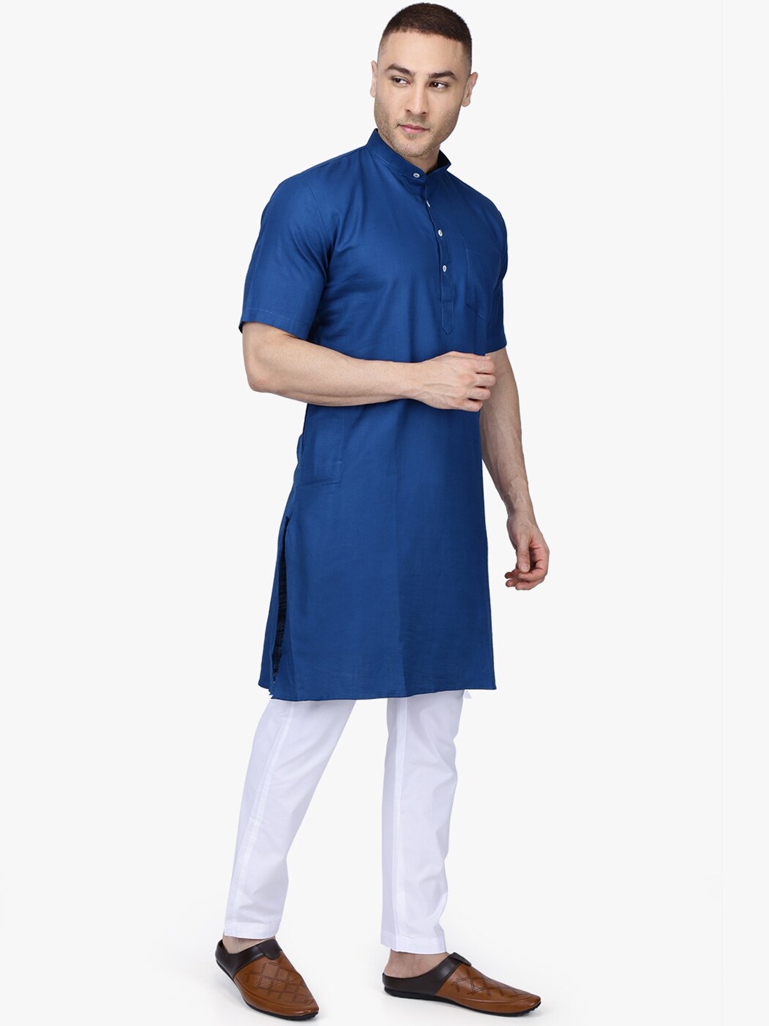 

RAJUBHAI HARGOVINDAS Men Navy Blue Solid Straight Kurta