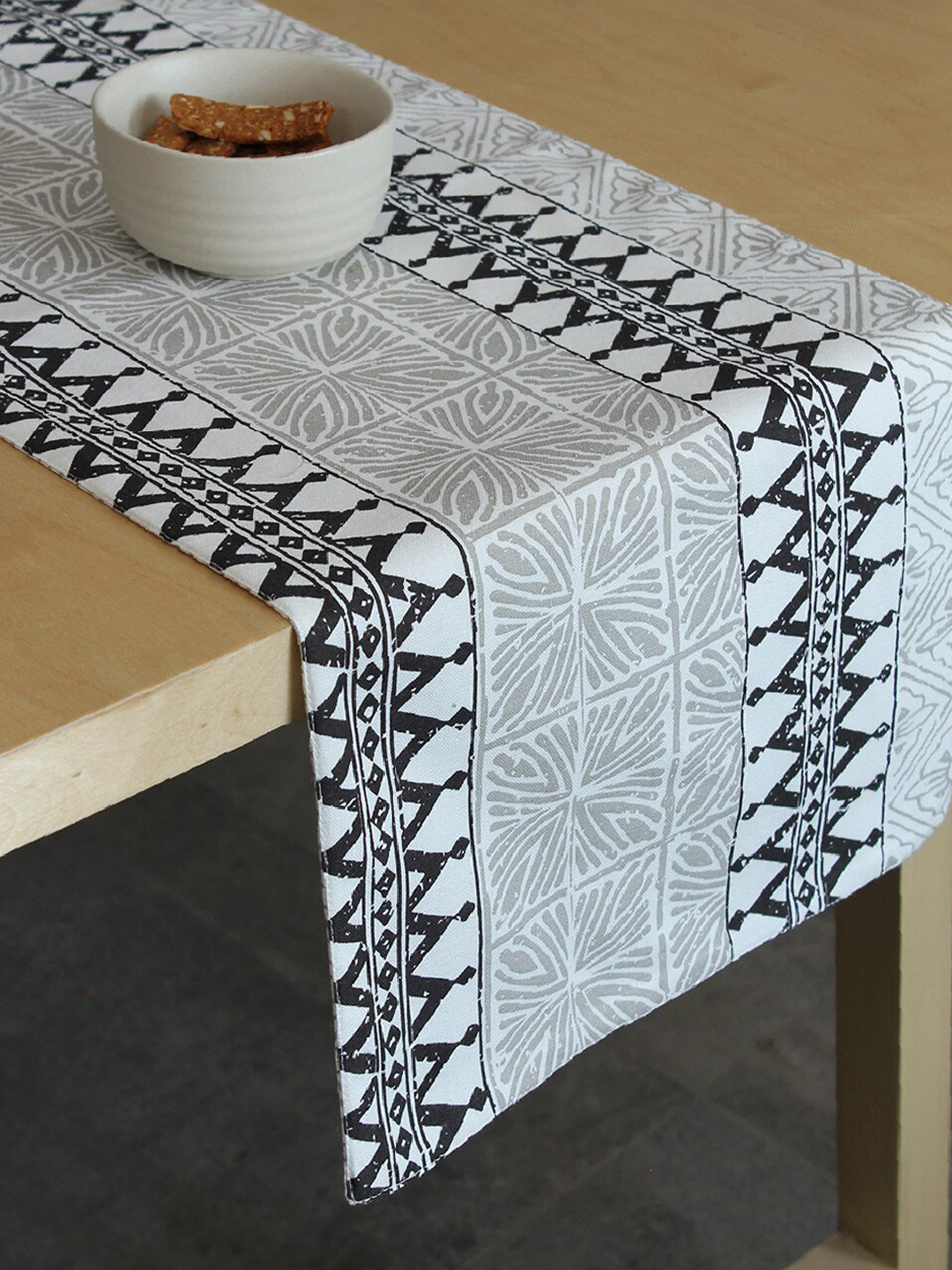 

House This White & Black Geometric Printed Alankaar Table Runner