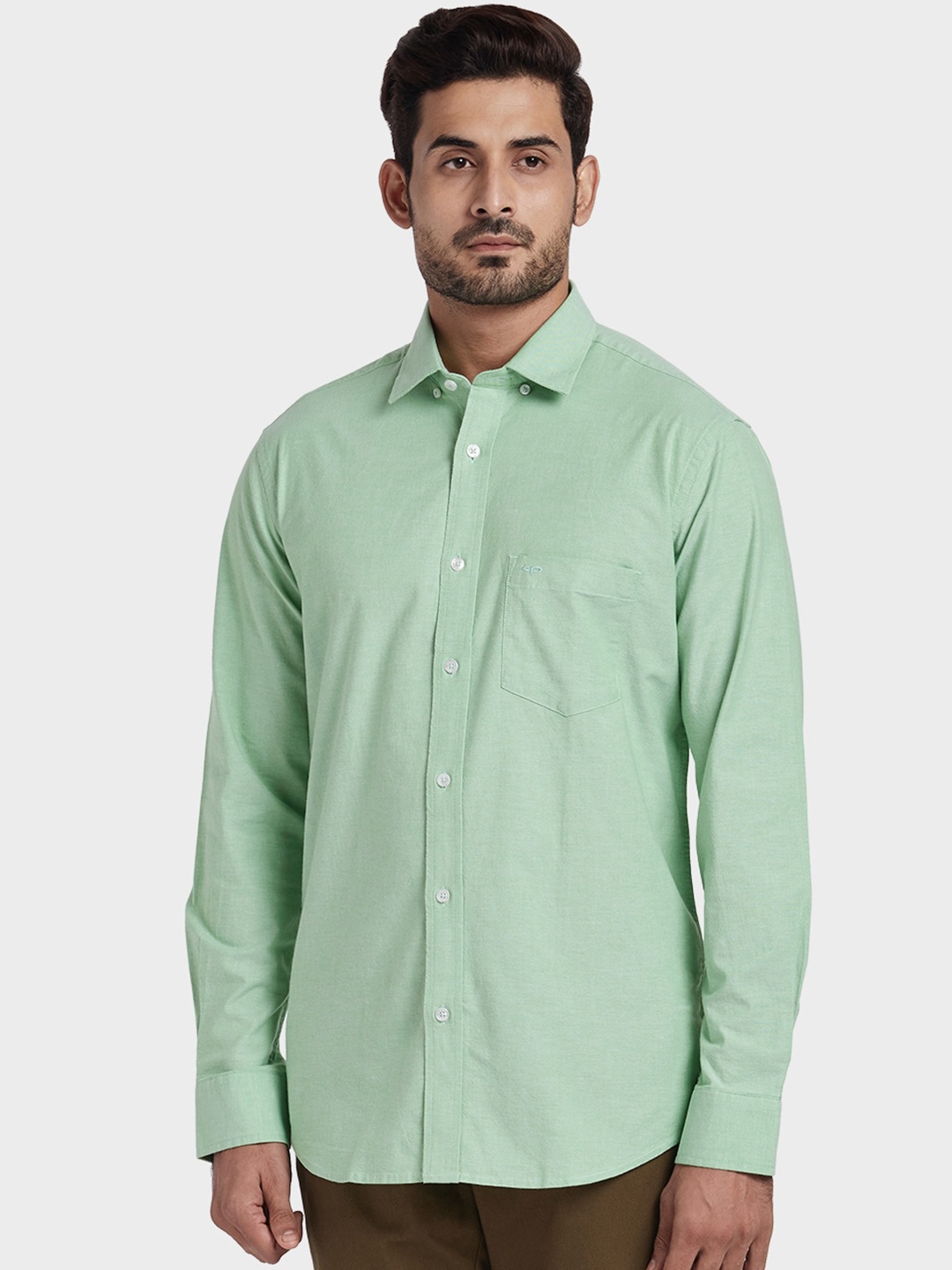 

ColorPlus Men Green Tailored Fit Solid Casual Shirt