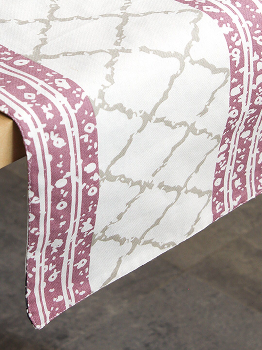 

House This White & Purple Printed Cotton Rectangular Table Runner