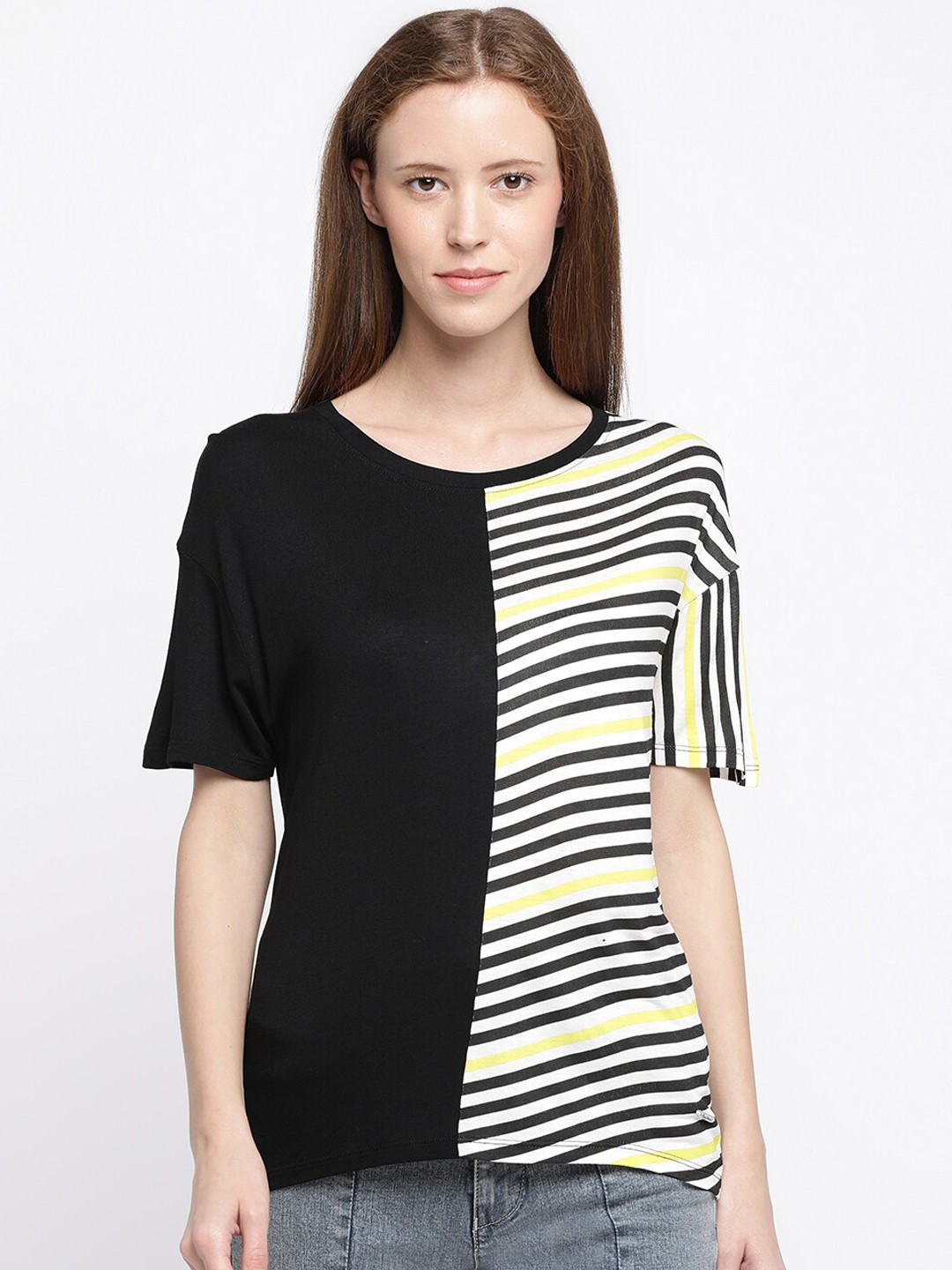 

Pepe Jeans Women Black Striped V-Neck T-shirt